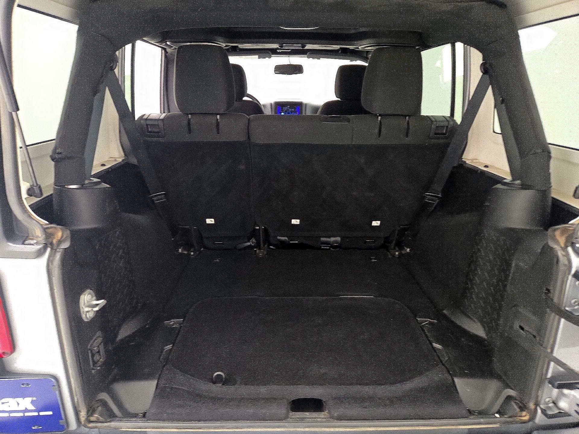 Thumbnail: 2016 Jeep Wrangler - 18