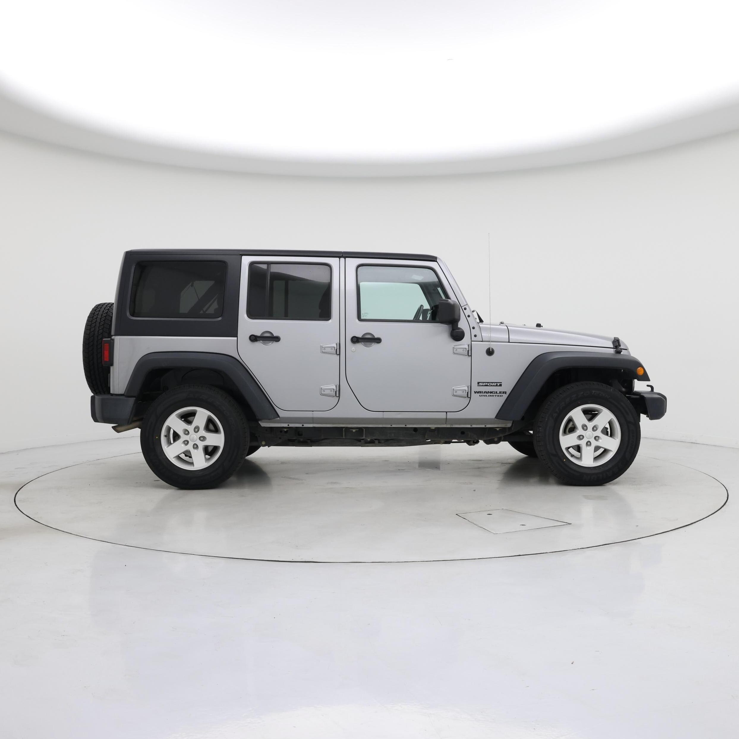 Thumbnail: 2016 Jeep Wrangler - 7