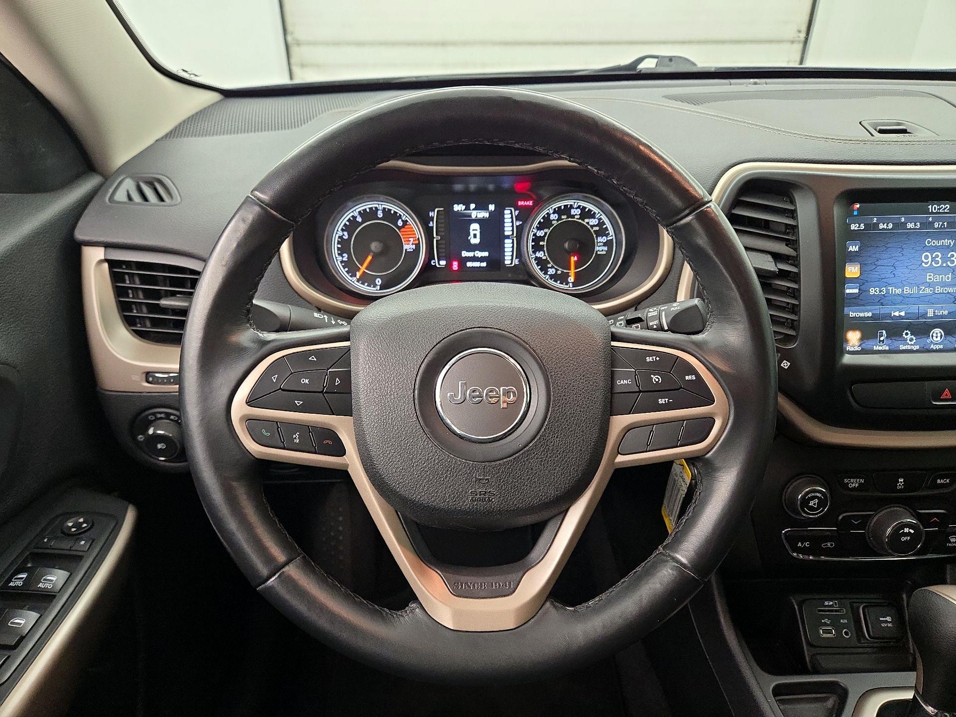 Thumbnail: 2017 Jeep Cherokee - 10