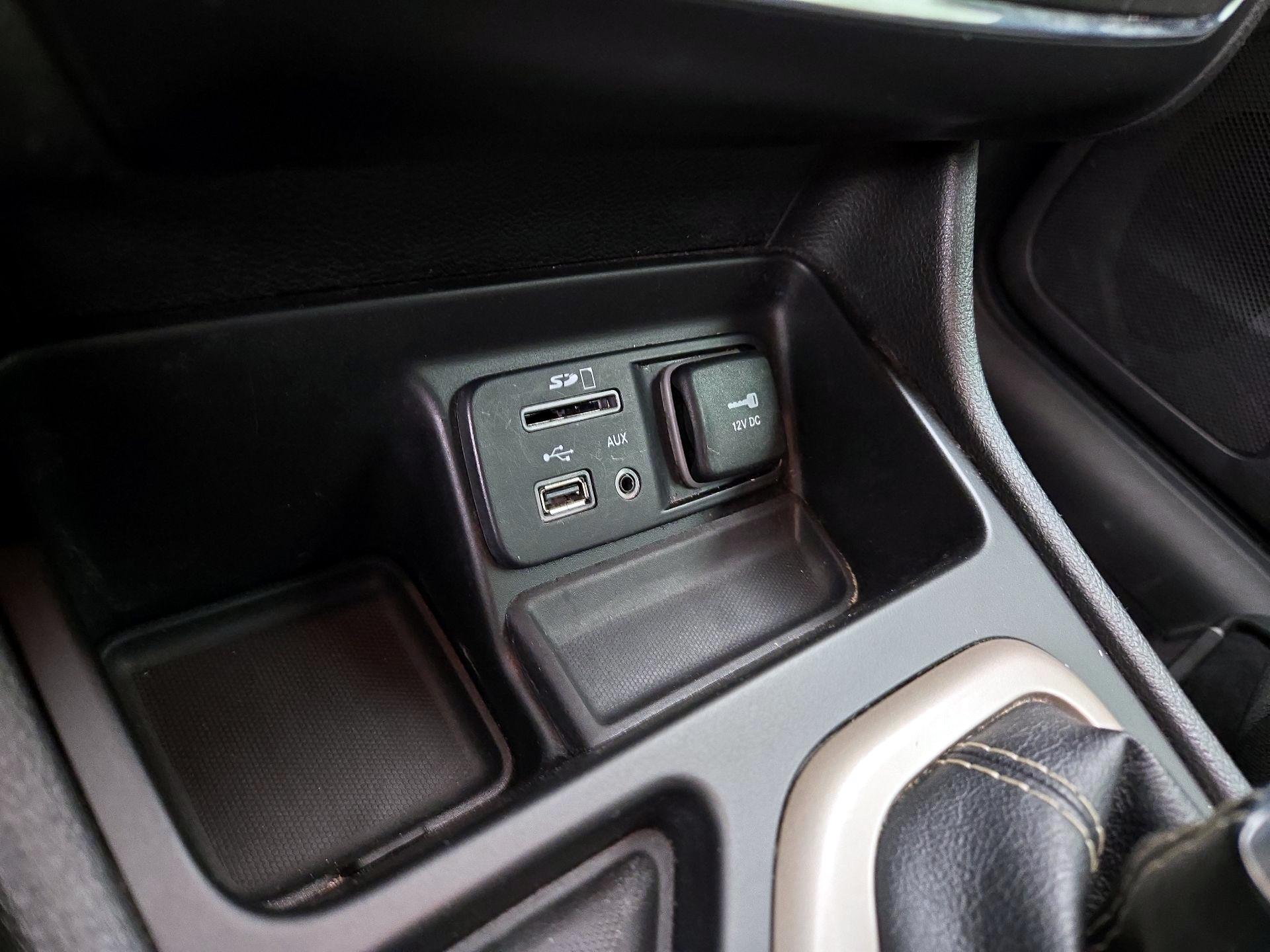 Thumbnail: 2017 Jeep Cherokee - 18