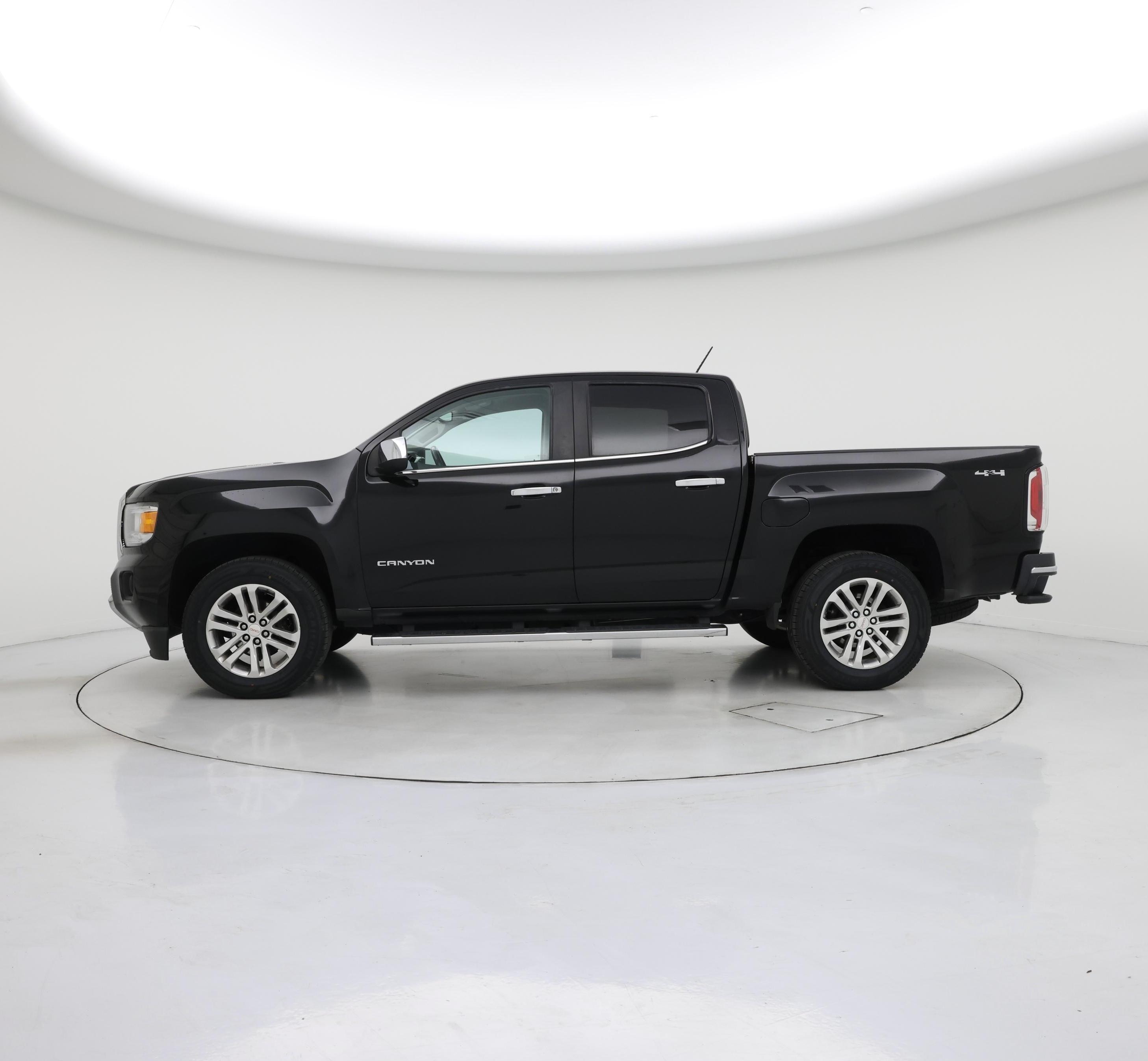 Thumbnail: 2016 GMC Canyon - 3