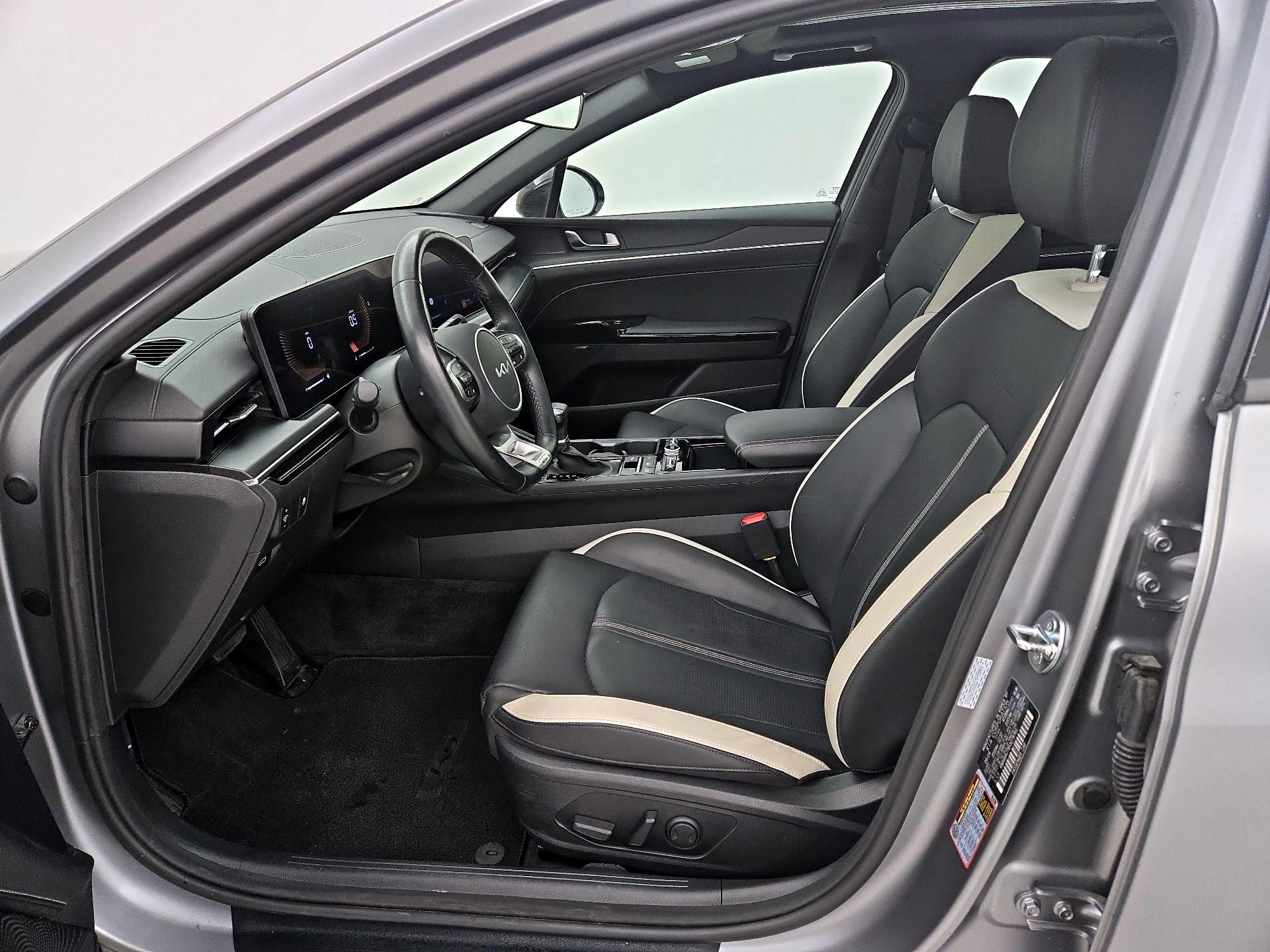 Thumbnail: 2025 Kia K5 - 11