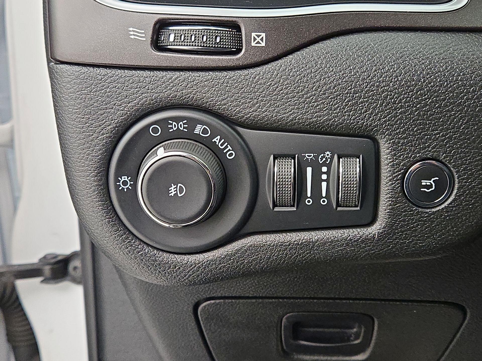 Thumbnail: 2022 Jeep Cherokee - 13