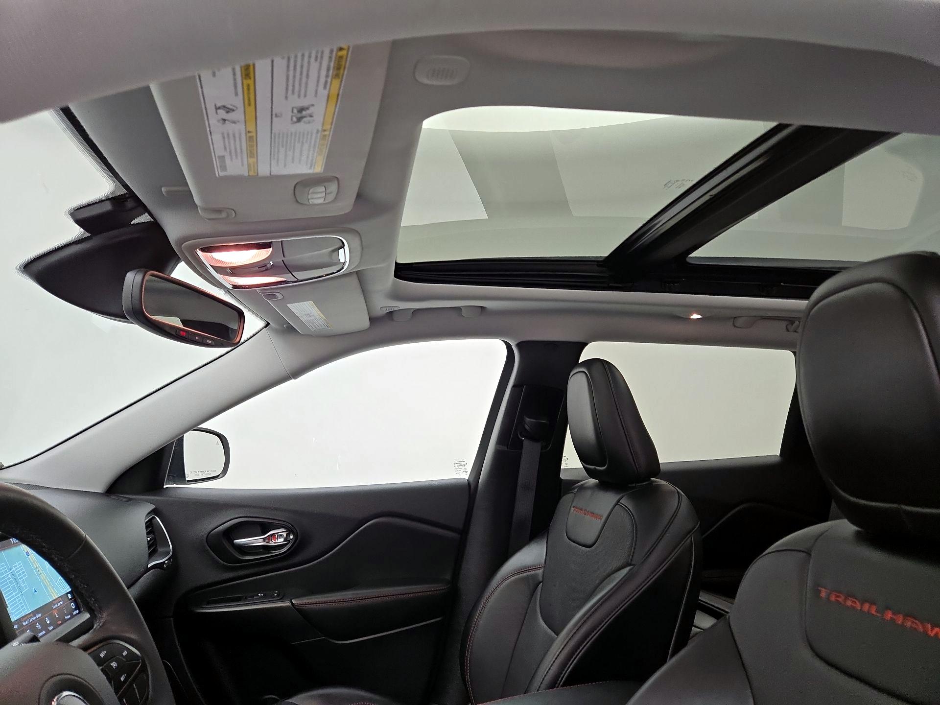 Thumbnail: 2022 Jeep Cherokee - 20