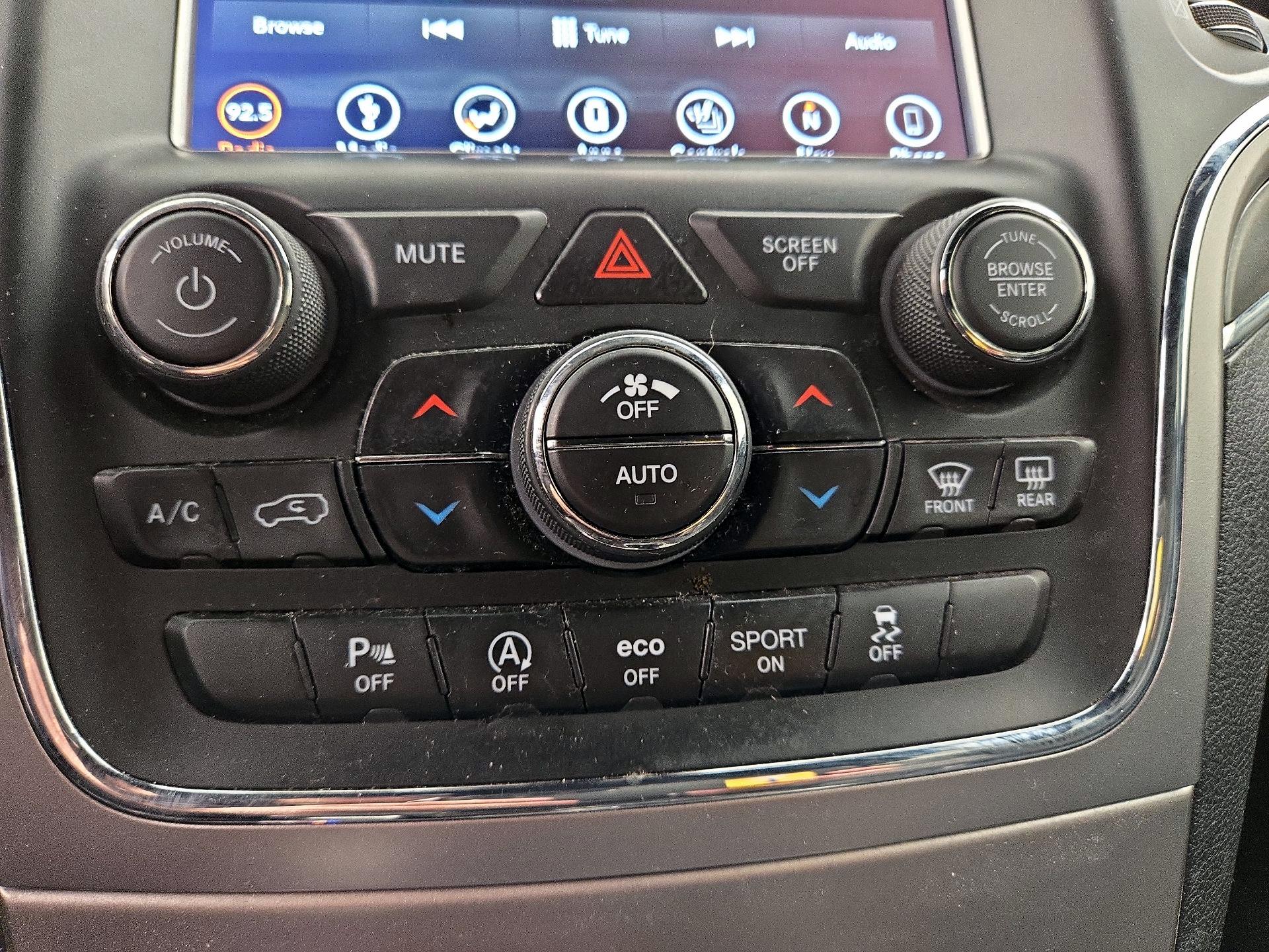 Thumbnail: 2018 Jeep Grand Cherokee - 17