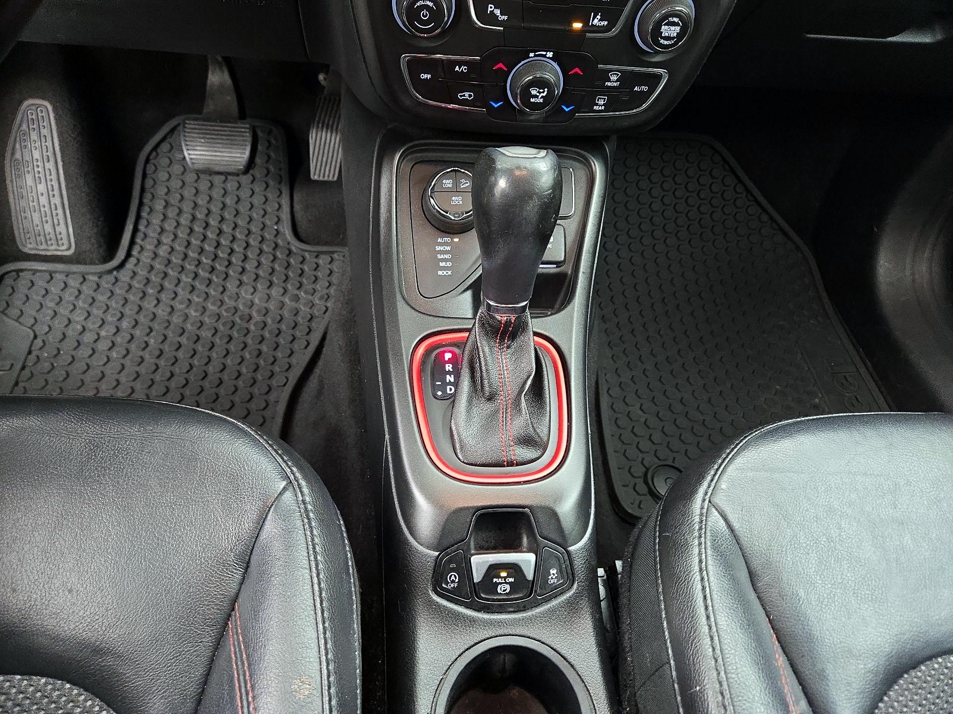 Thumbnail: 2018 Jeep Compass - 18