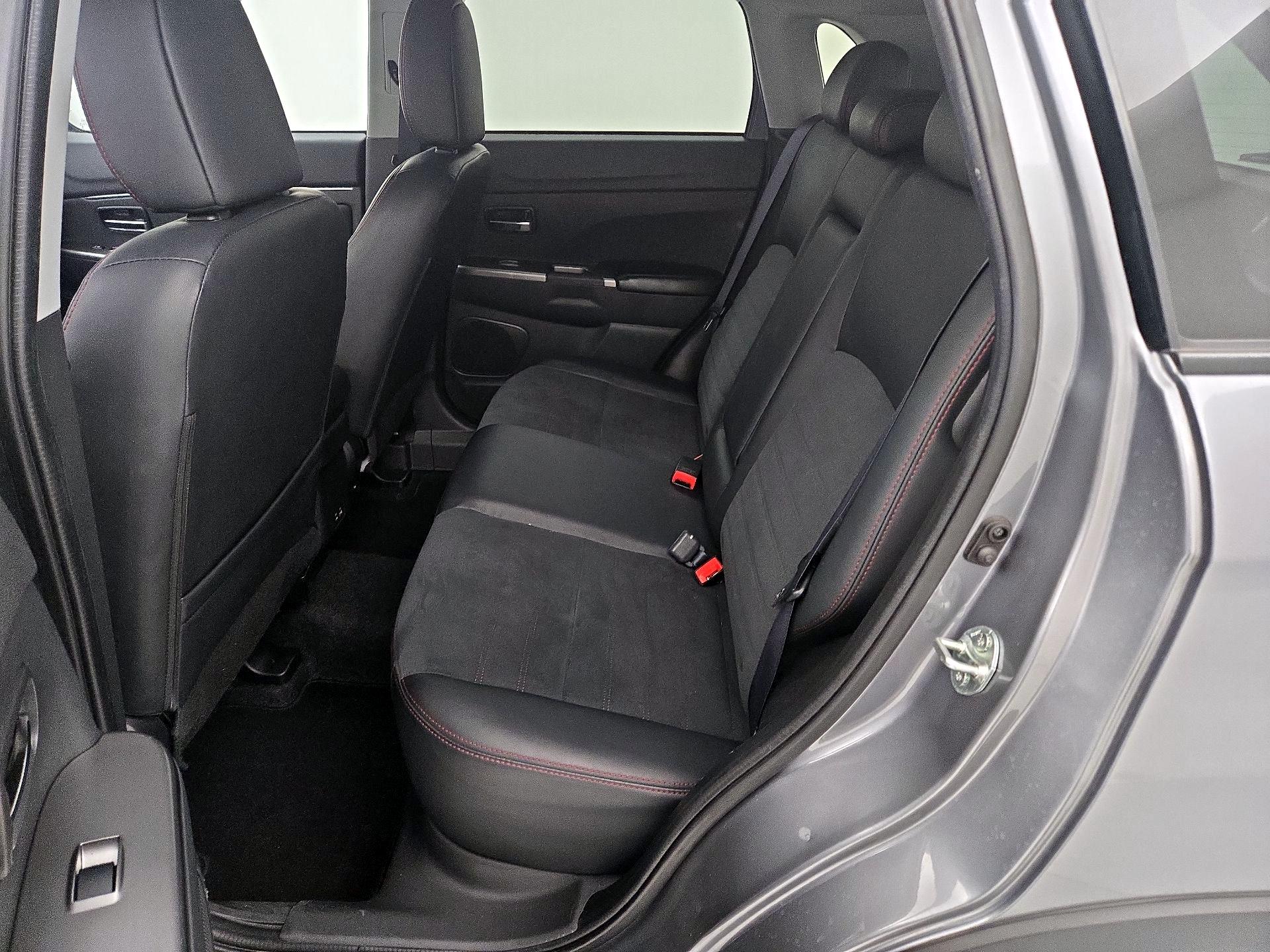 Thumbnail: 2024 Mitsubishi Outlander Sport - 19