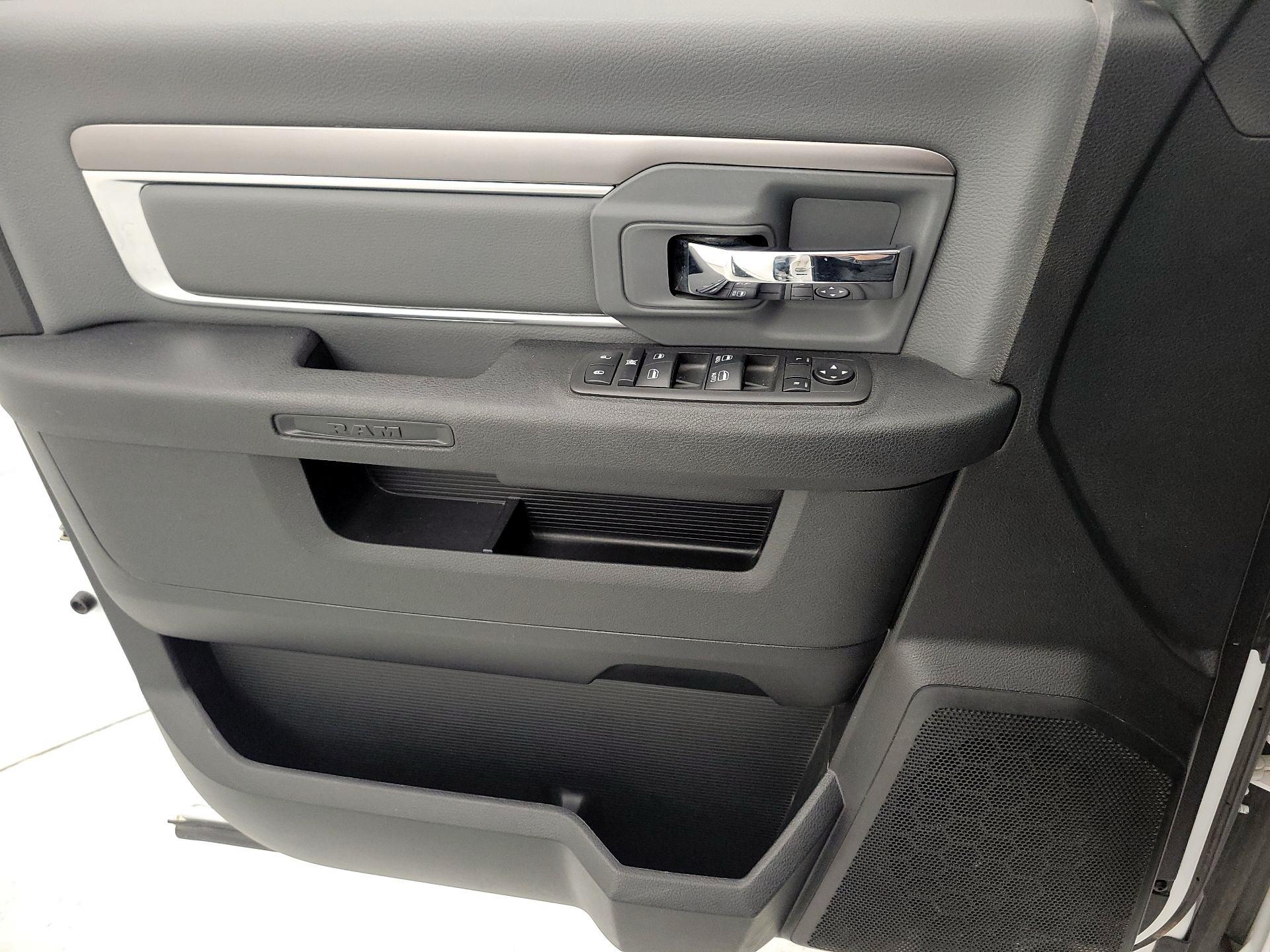 Thumbnail: 2023 RAM 1500 Classic - 12