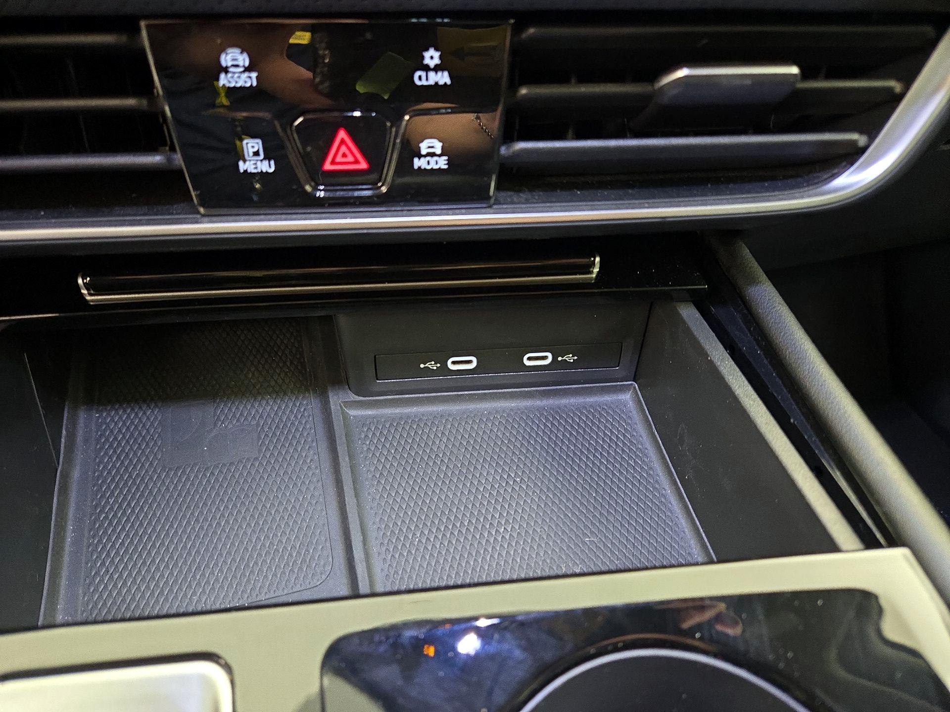 Thumbnail: 2024 Volkswagen Atlas - 18