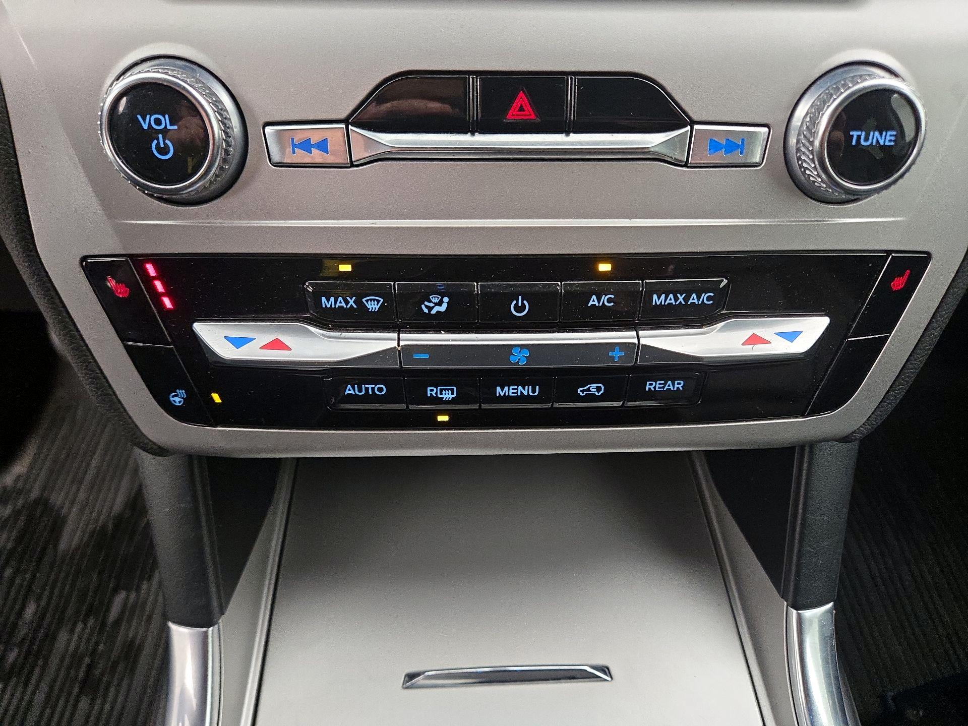 Thumbnail: 2022 Ford Explorer - 17