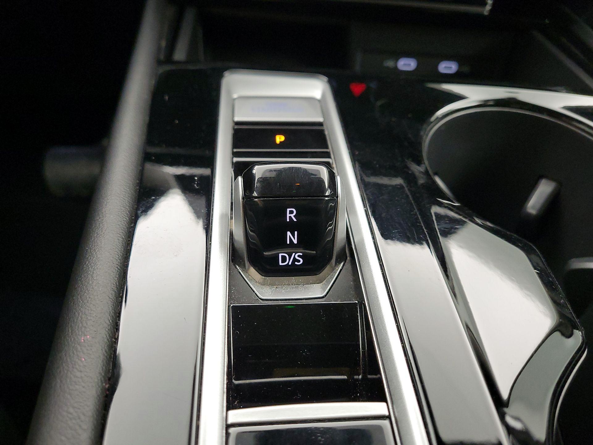 Thumbnail: 2024 Volkswagen Atlas - 17