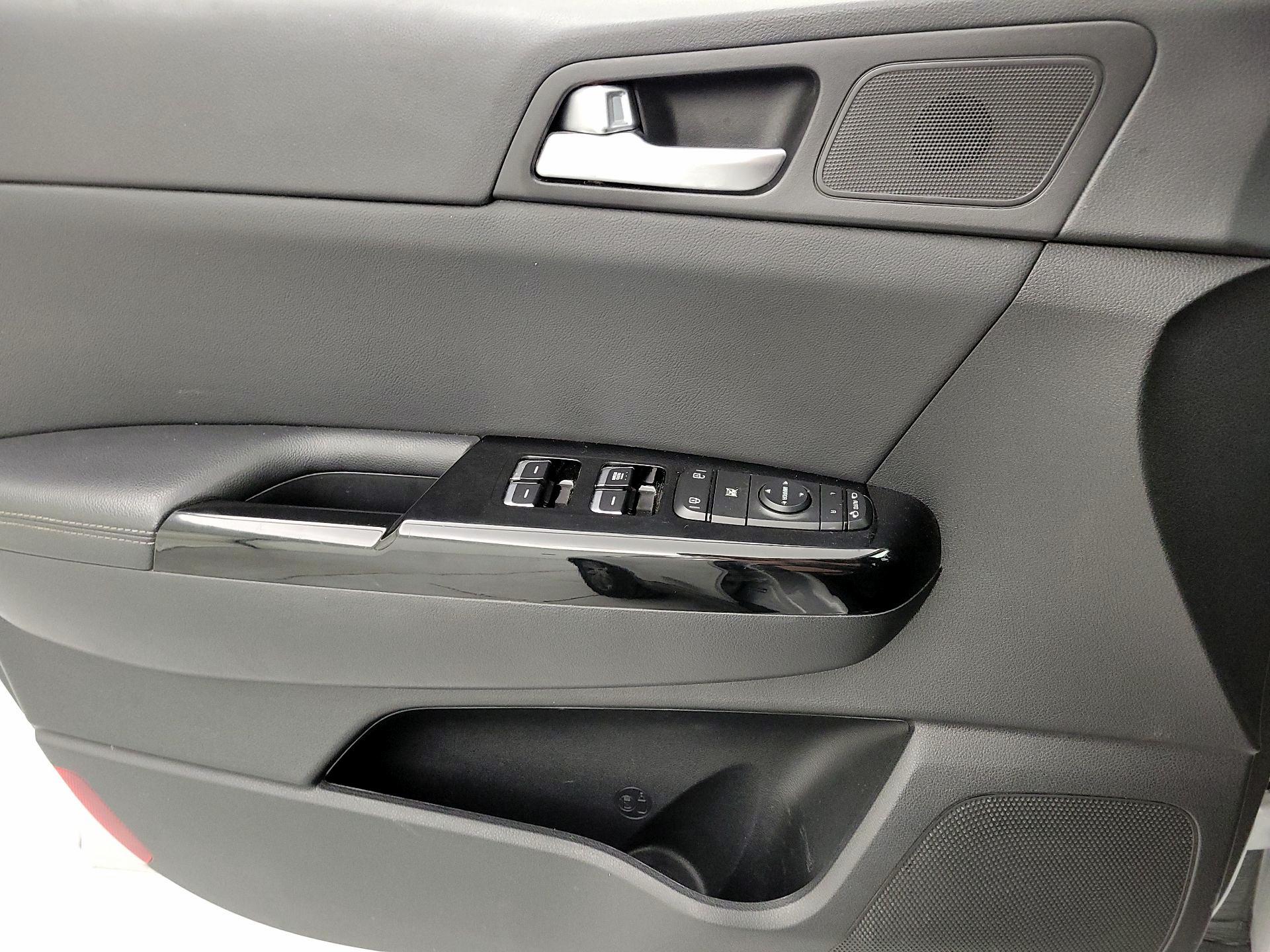 Thumbnail: 2020 Kia Sportage - 12