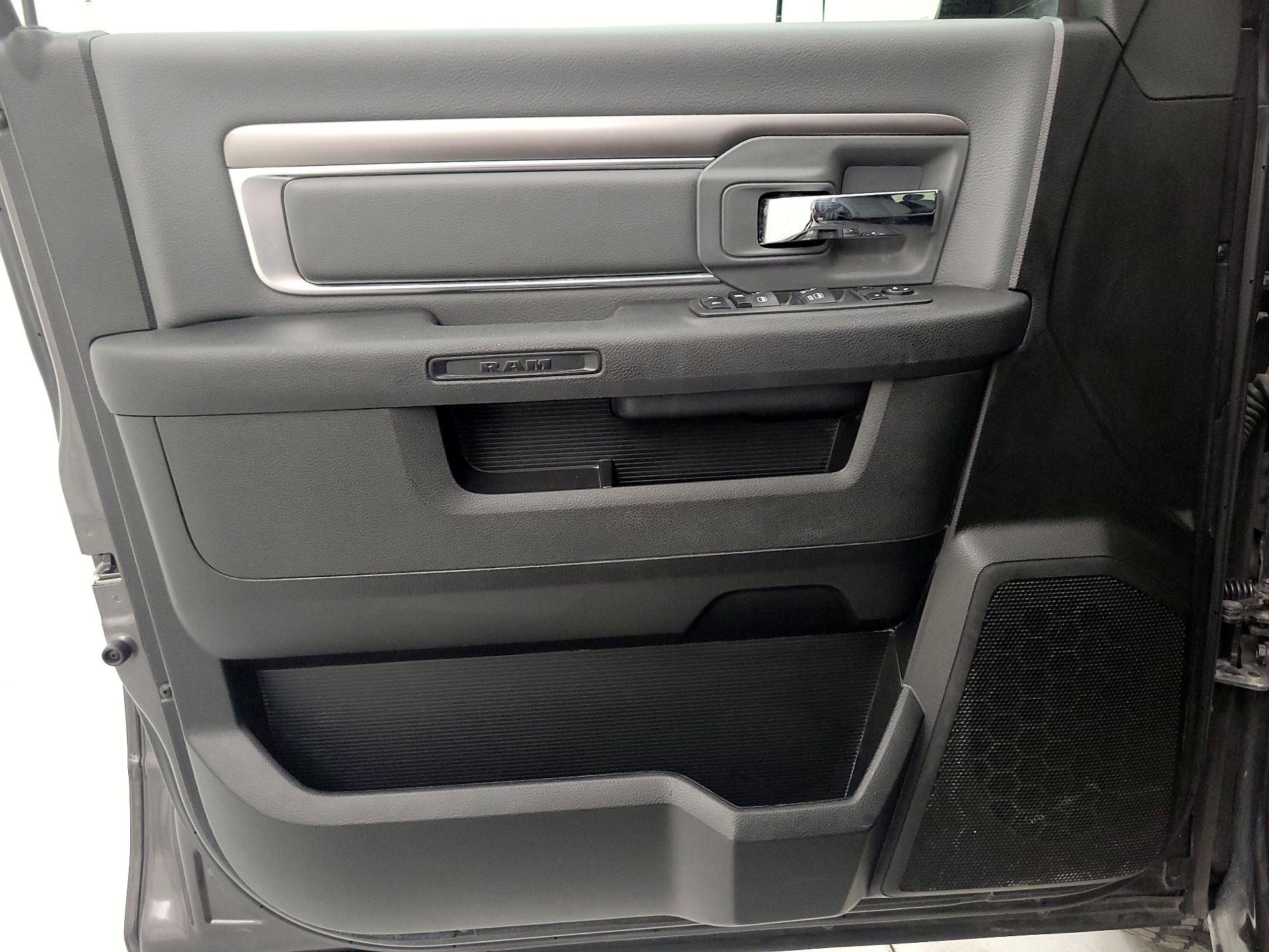 Thumbnail: 2023 RAM 1500 Classic - 12