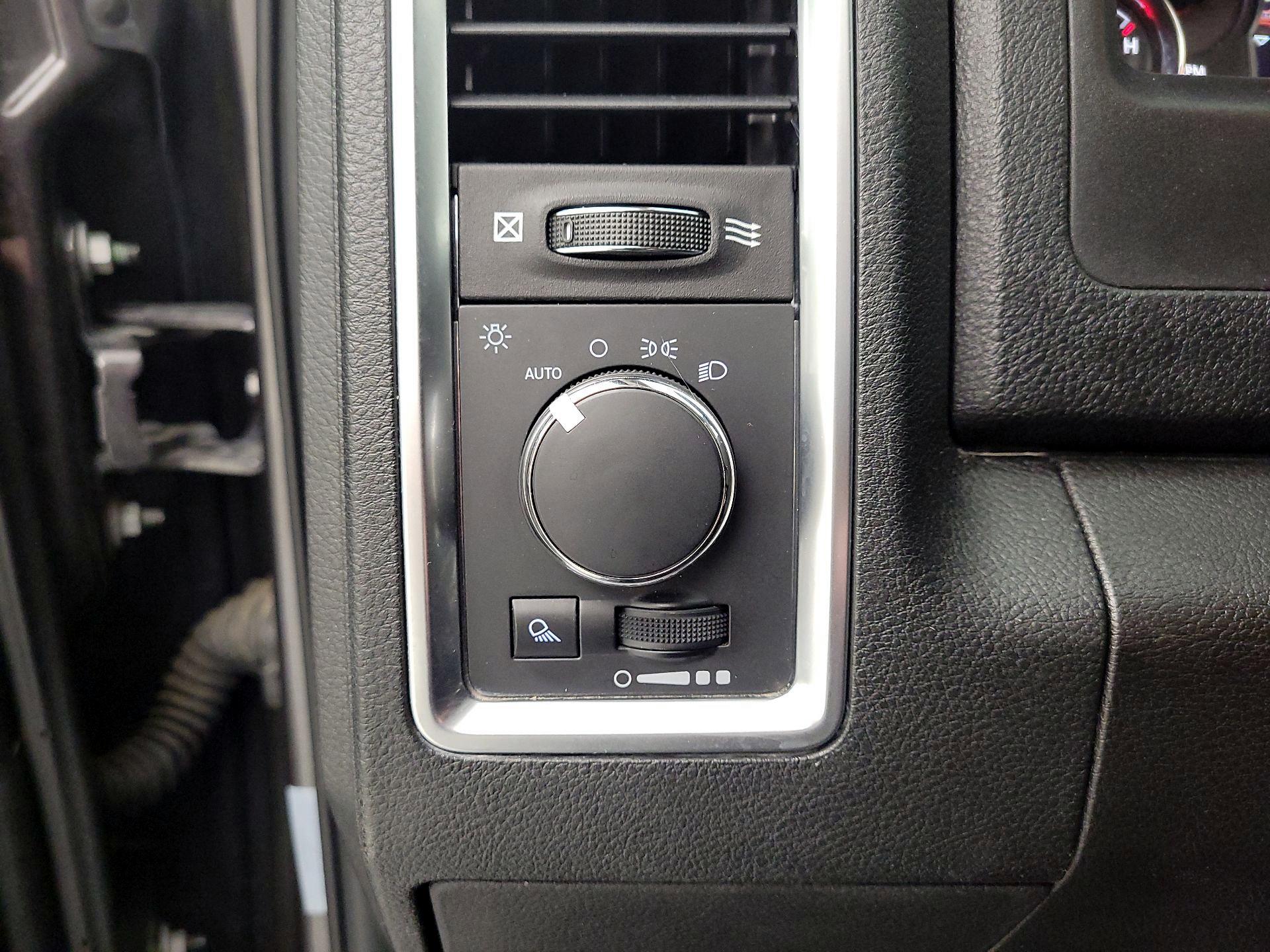 Thumbnail: 2023 RAM 1500 Classic - 13