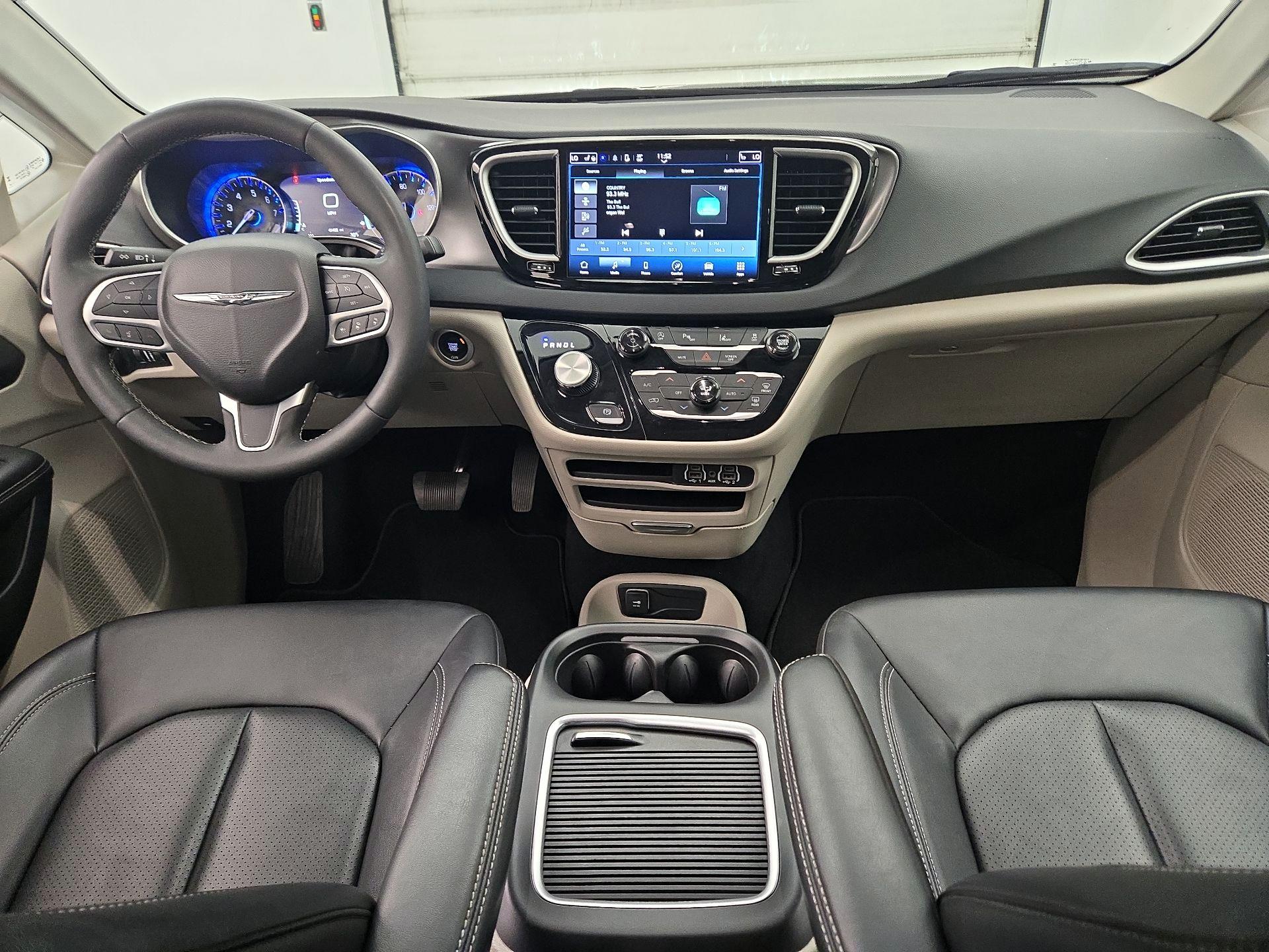 Thumbnail: 2024 Chrysler Pacifica - 9