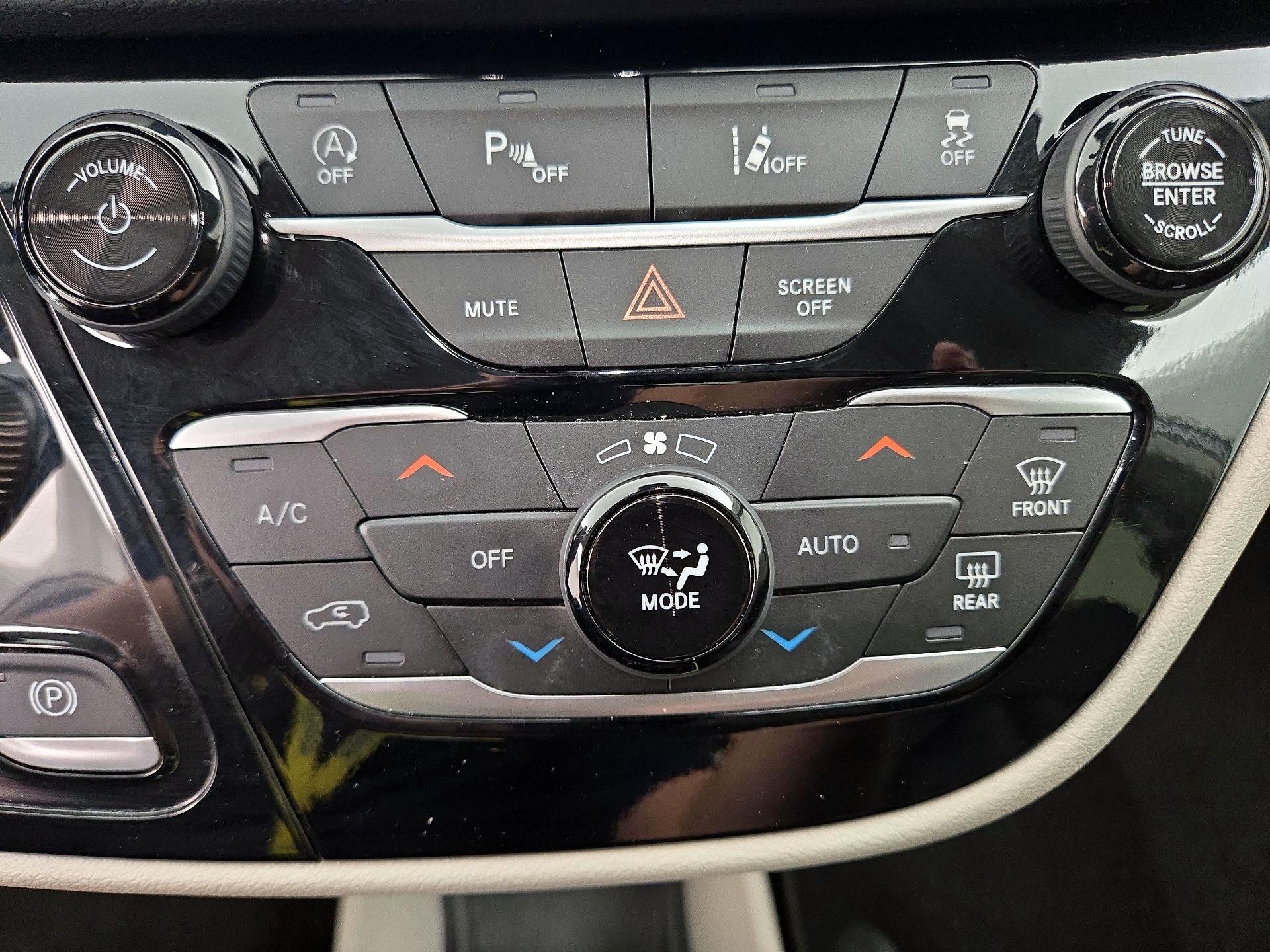 Thumbnail: 2024 Chrysler Pacifica - 16