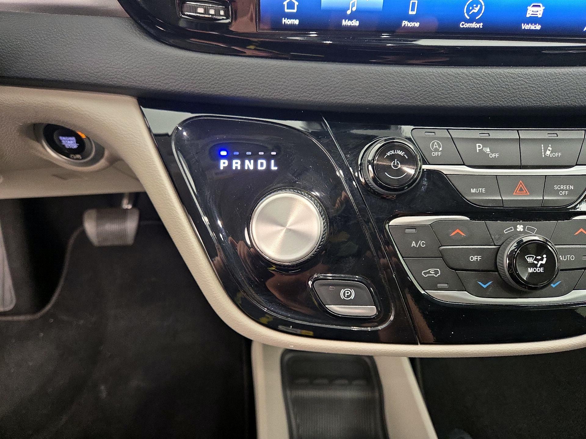 Thumbnail: 2024 Chrysler Pacifica - 17