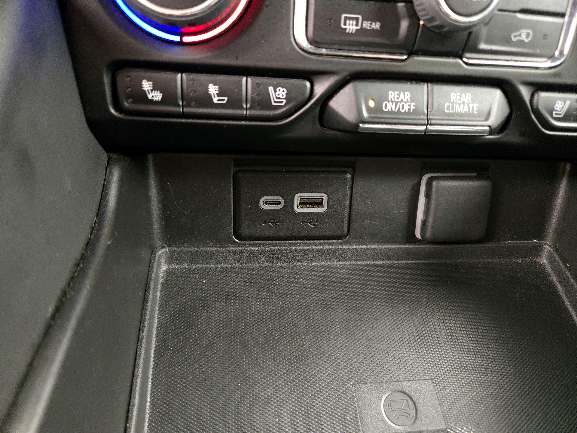 Thumbnail: 2023 Chevrolet Suburban - 18