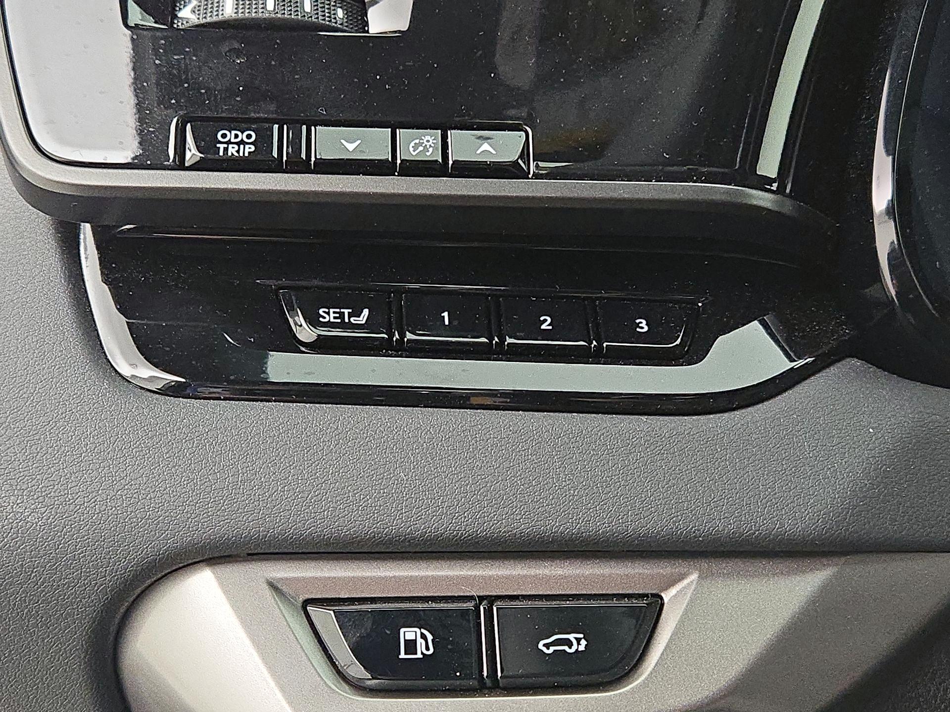 Thumbnail: 2025 Lexus RX - 13