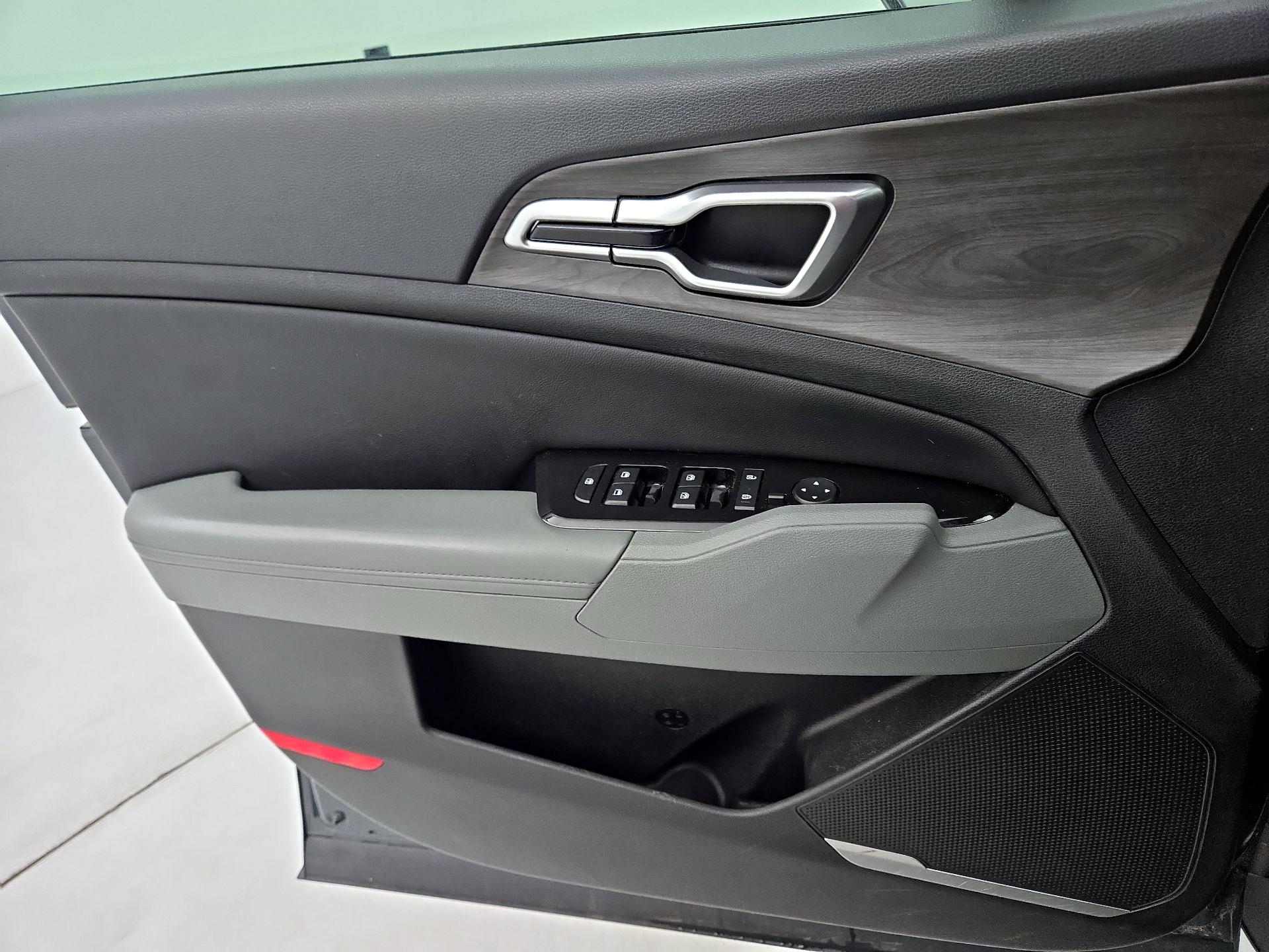 Thumbnail: 2023 Kia Sportage - 12