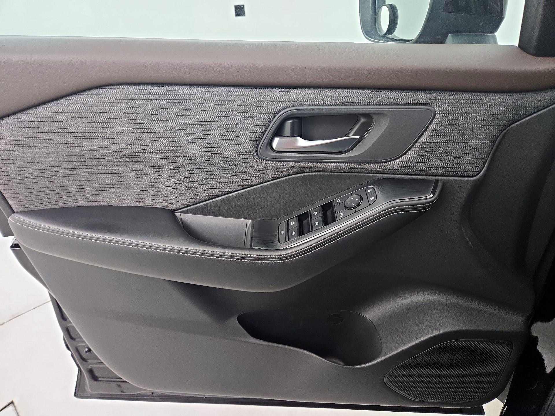 Thumbnail: 2022 Nissan Rogue - 12