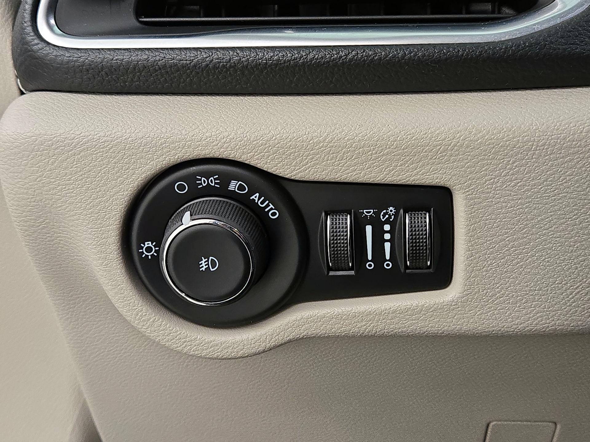 Thumbnail: 2024 Chrysler Pacifica - 13