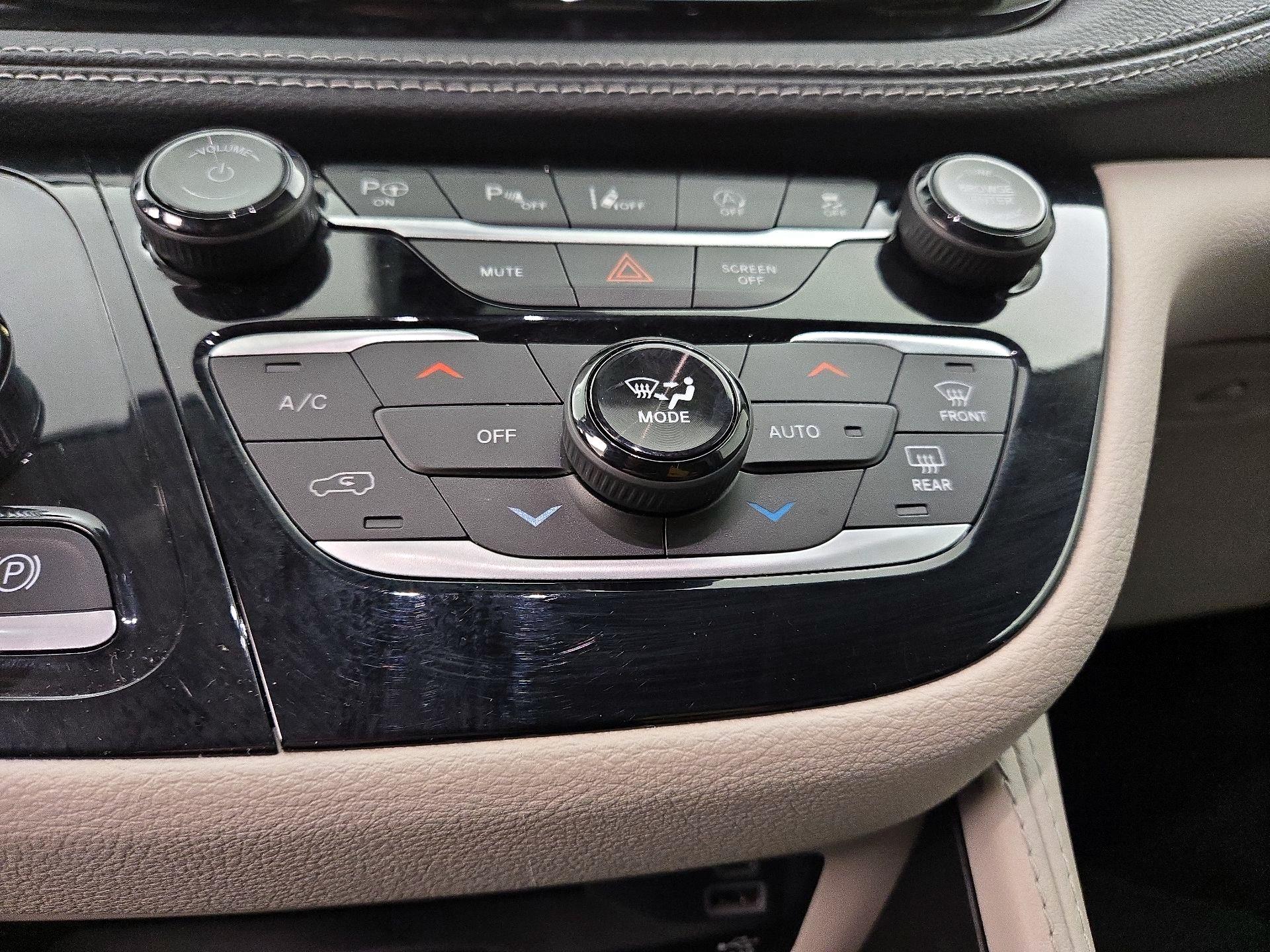 Thumbnail: 2024 Chrysler Pacifica - 17