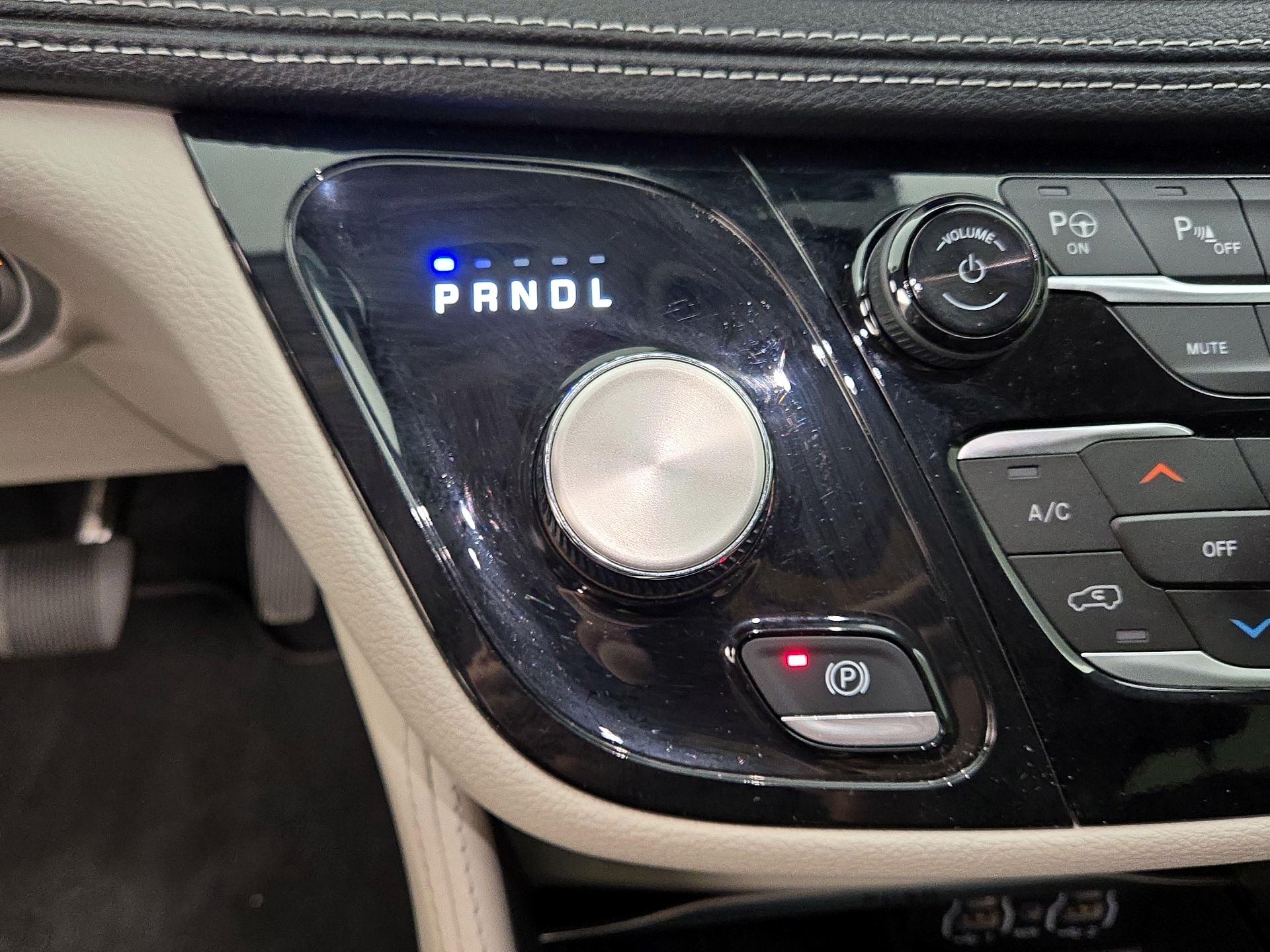 Thumbnail: 2024 Chrysler Pacifica - 18