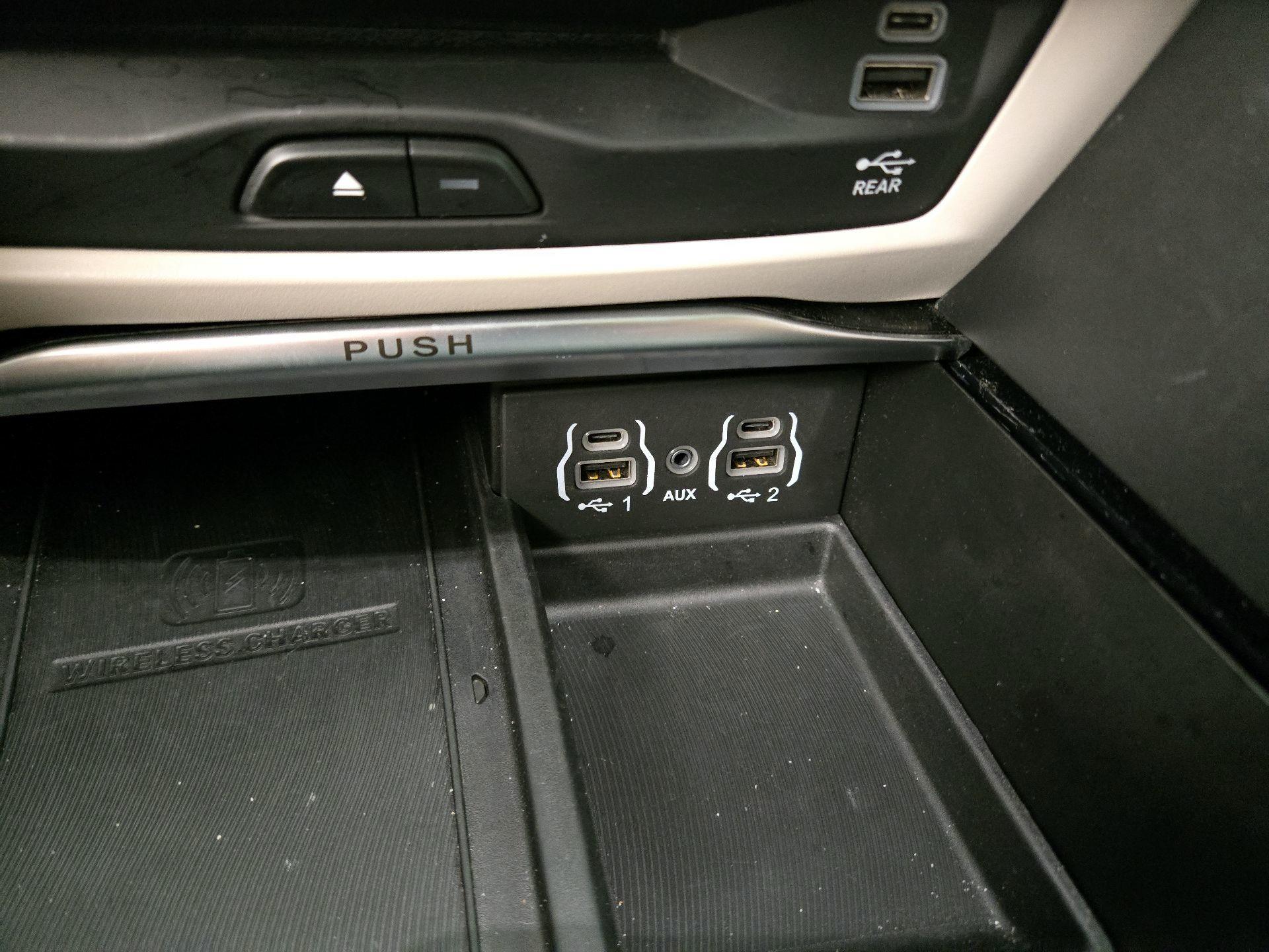 Thumbnail: 2024 Chrysler Pacifica - 19