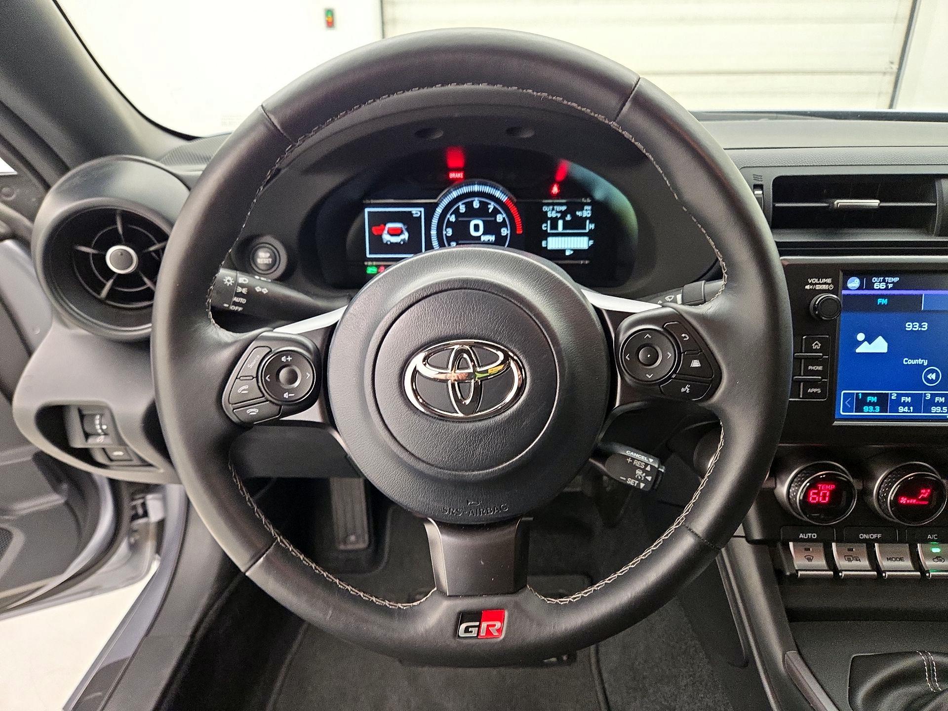 Thumbnail: 2025 Toyota GR86 - 10