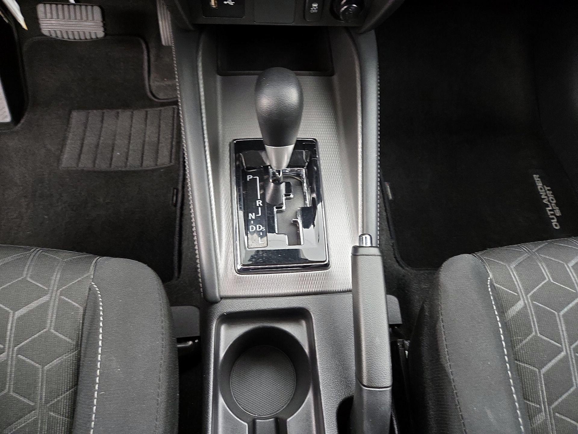 Thumbnail: 2025 Mitsubishi Outlander Sport - 17