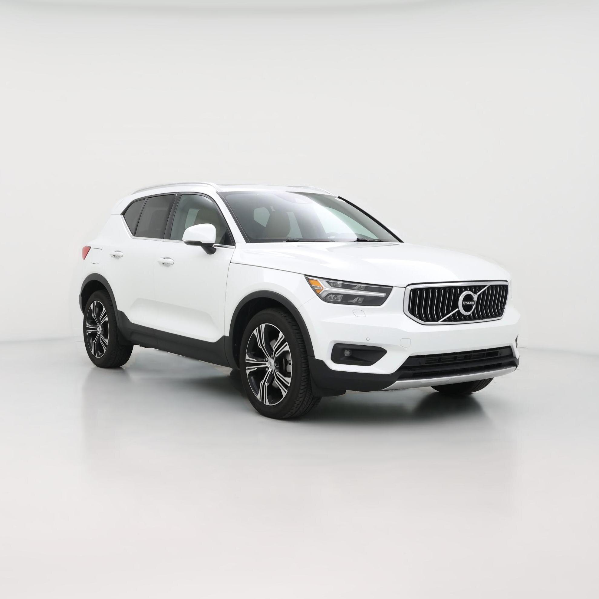 Thumbnail: 2022 Volvo XC40 - 1