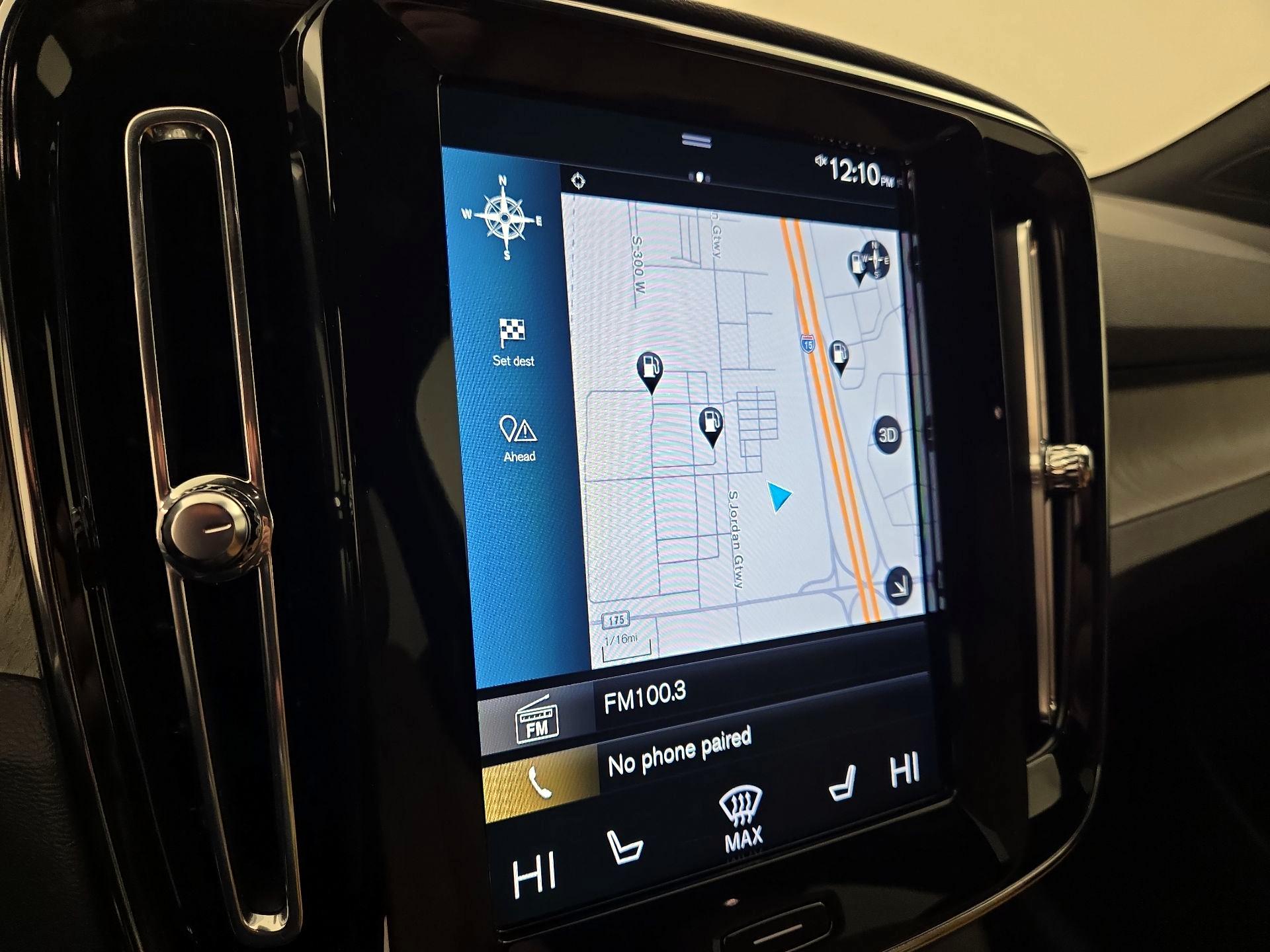 Thumbnail: 2022 Volvo XC40 - 14