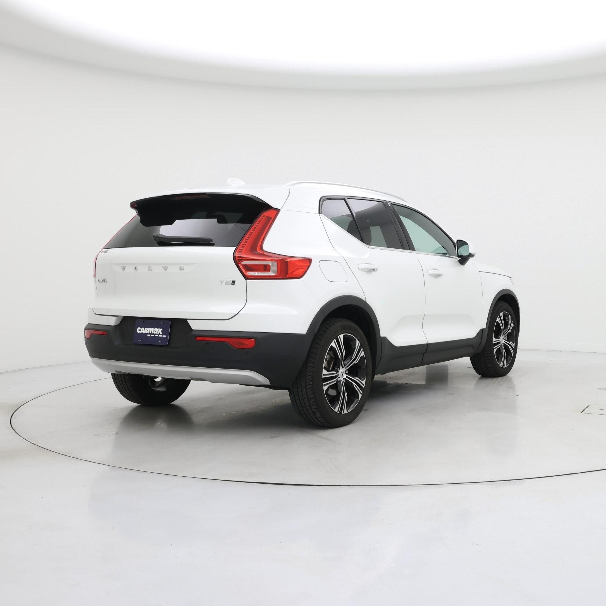 Thumbnail: 2022 Volvo XC40 - 8