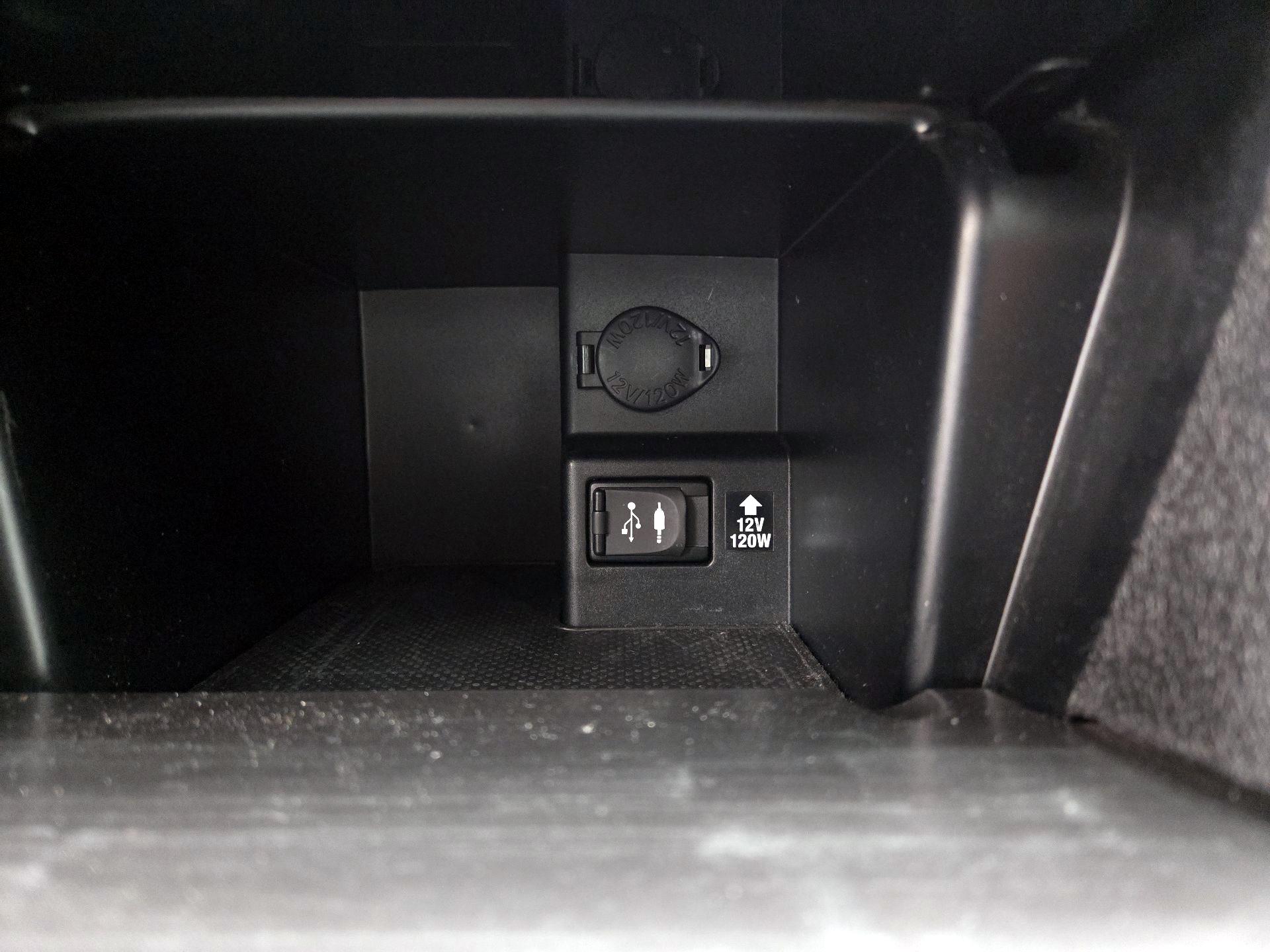 Thumbnail: 2014 Toyota Camry - 18