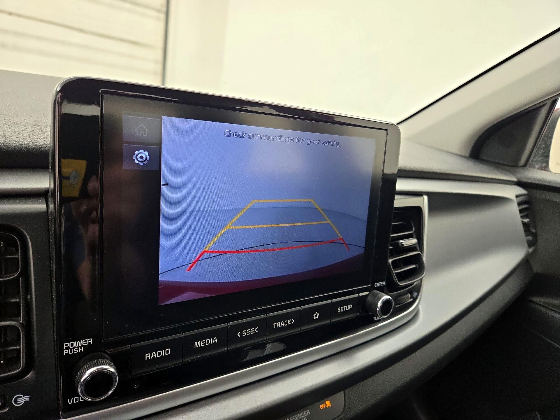 Thumbnail: 2022 Kia Rio - 14