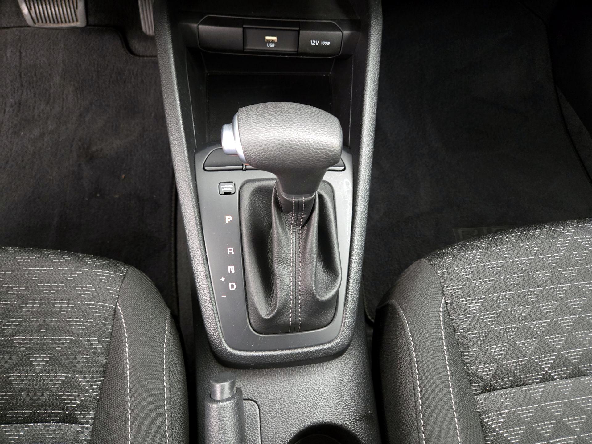 Thumbnail: 2022 Kia Rio - 17