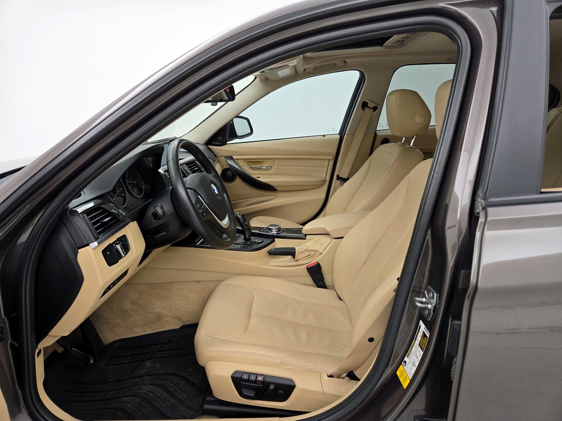 Thumbnail: 2015 BMW 3 Series - 11