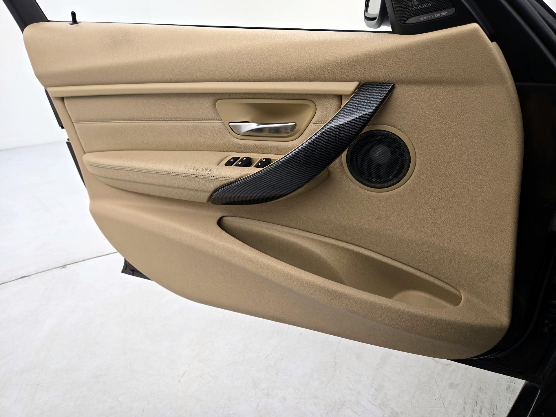 Thumbnail: 2015 BMW 3 Series - 12