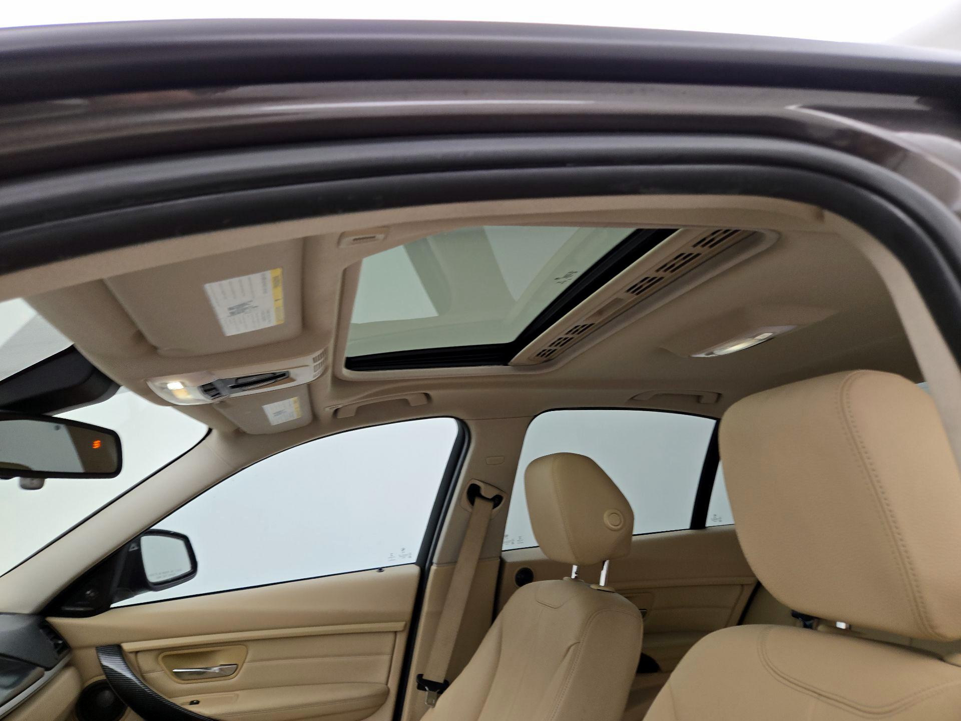 Thumbnail: 2015 BMW 3 Series - 20