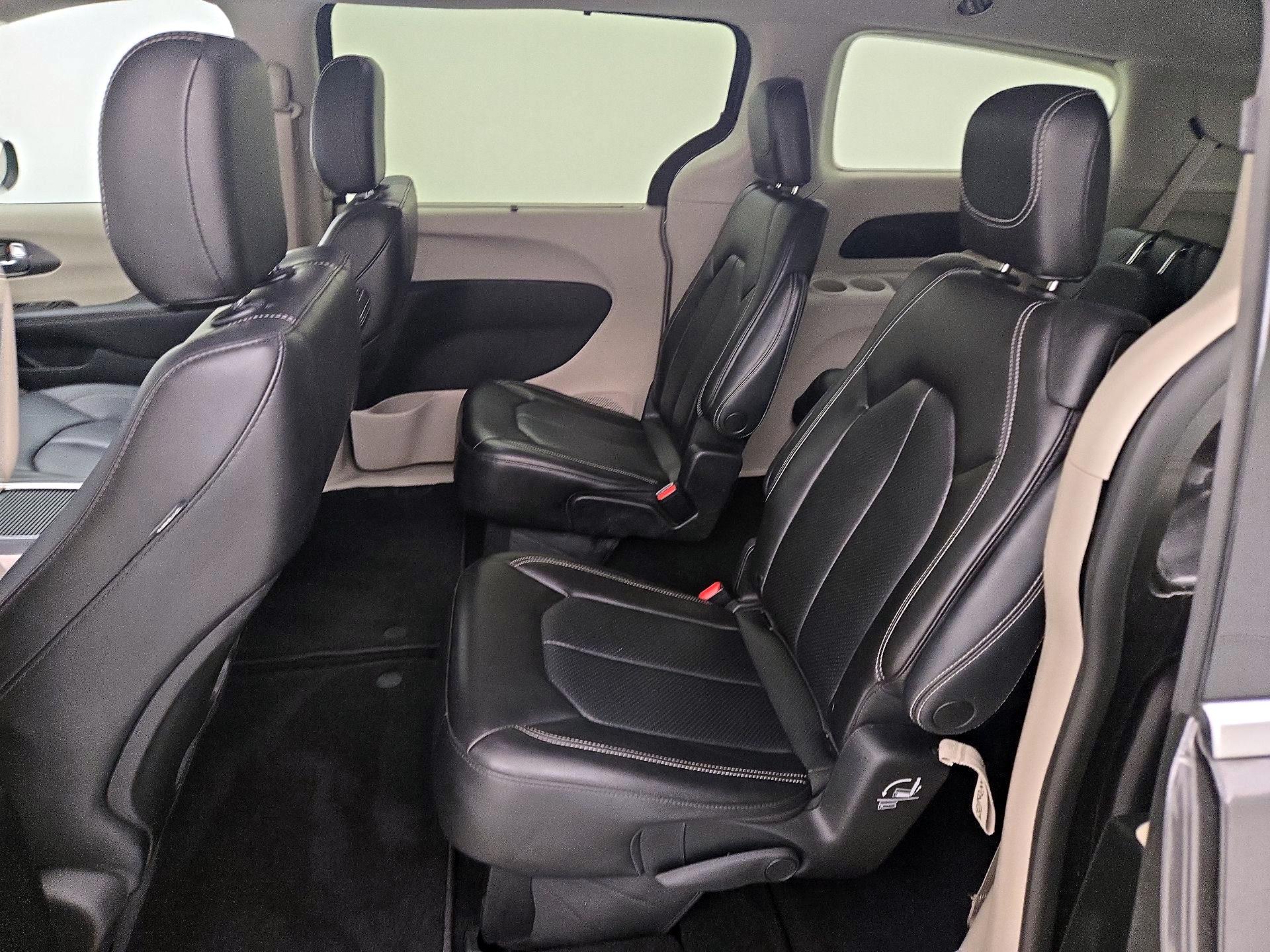 Thumbnail: 2023 Chrysler Pacifica - 19