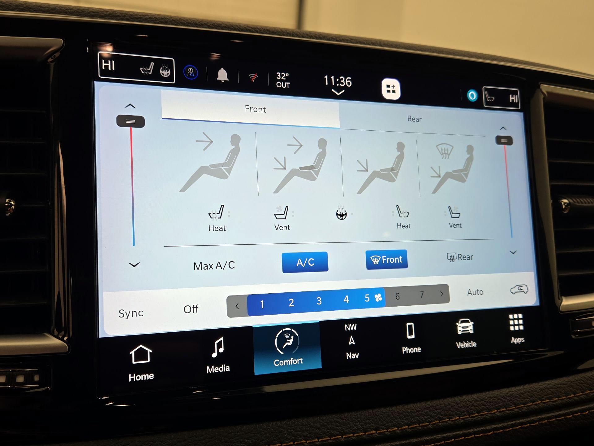 Thumbnail: 2023 Chrysler Pacifica - 17