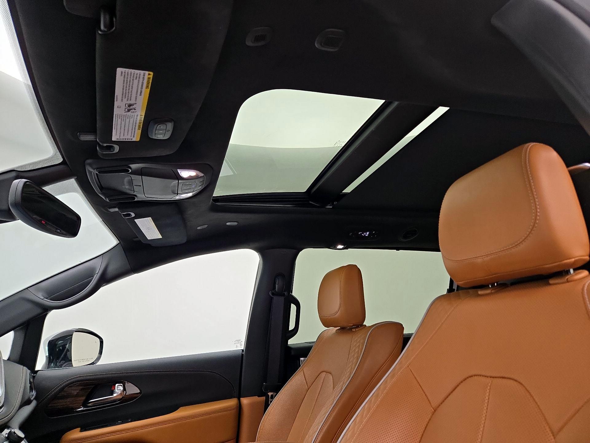 Thumbnail: 2023 Chrysler Pacifica - 20