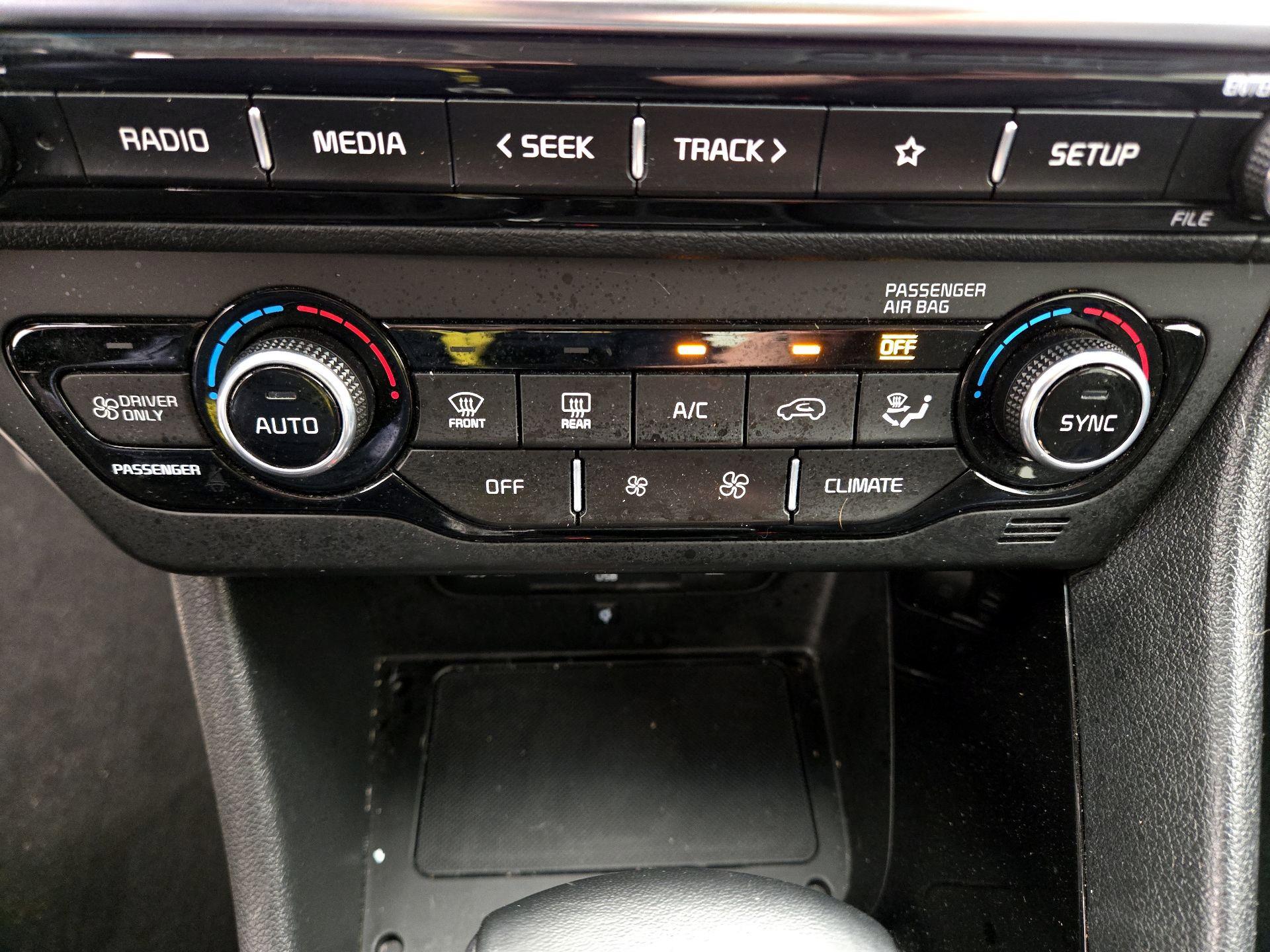 Thumbnail: 2022 Kia Niro - 16