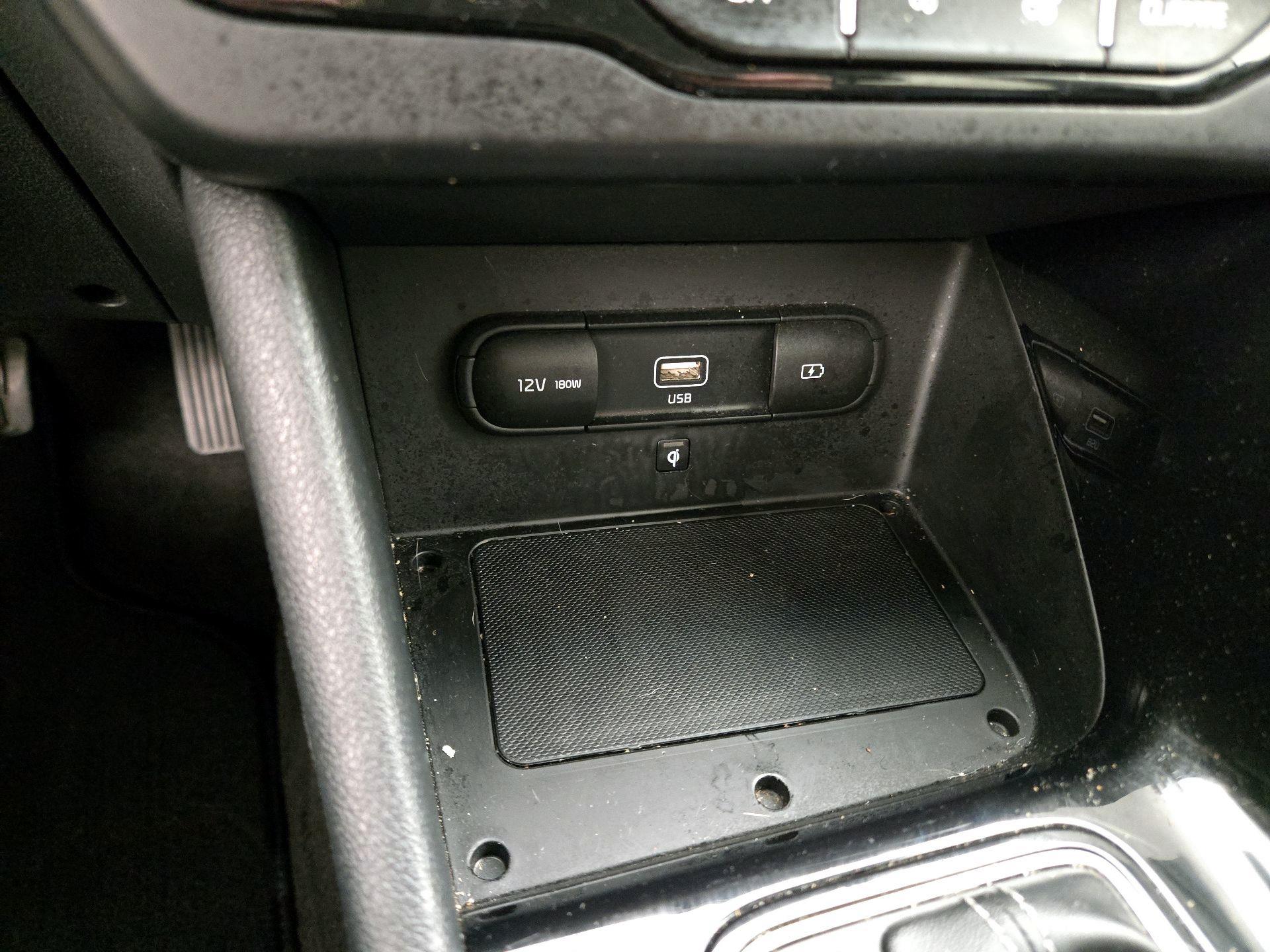 Thumbnail: 2022 Kia Niro - 18