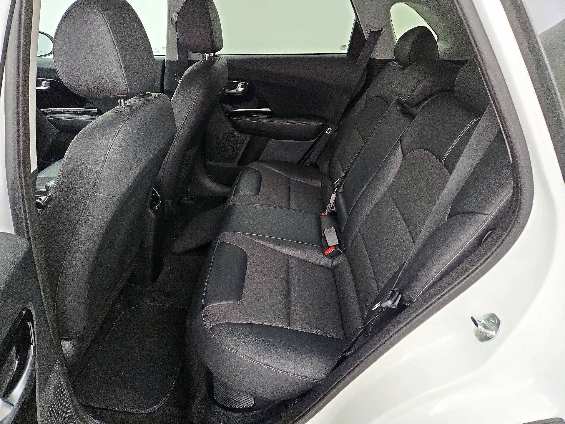 Thumbnail: 2022 Kia Niro - 19