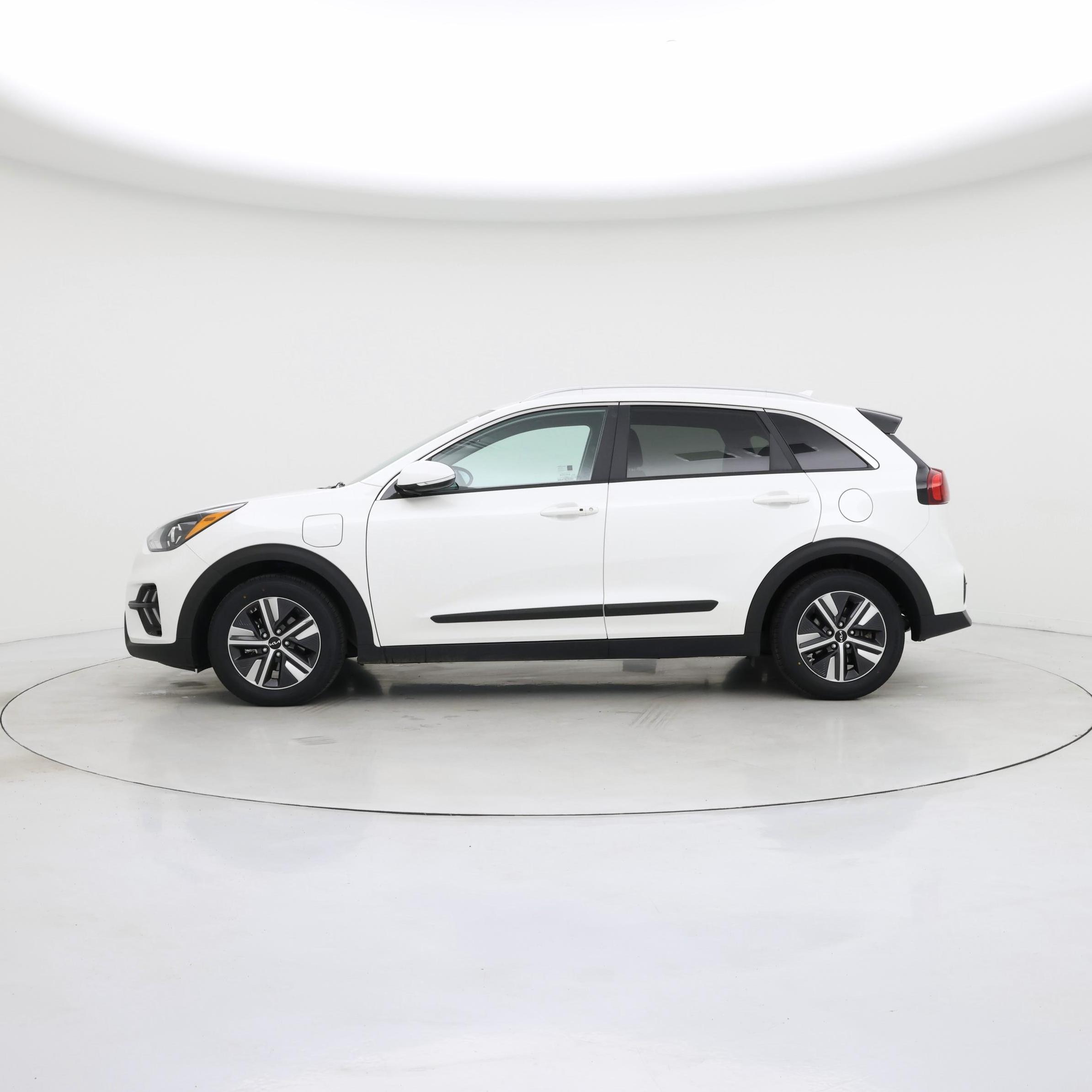 Thumbnail: 2022 Kia Niro - 3