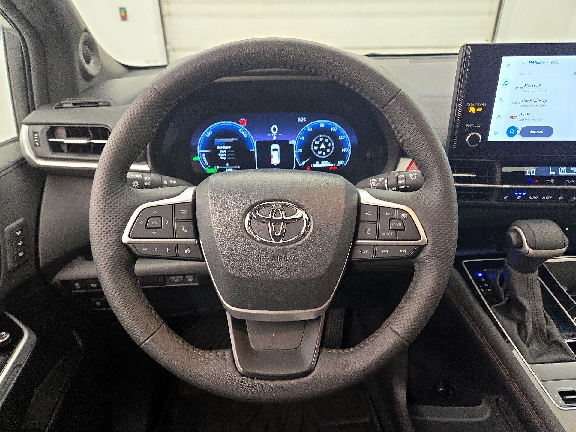 Thumbnail: 2025 Toyota Sienna - 10