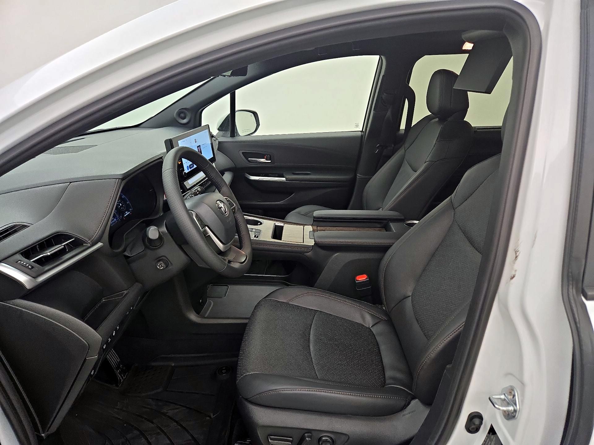 Thumbnail: 2025 Toyota Sienna - 11