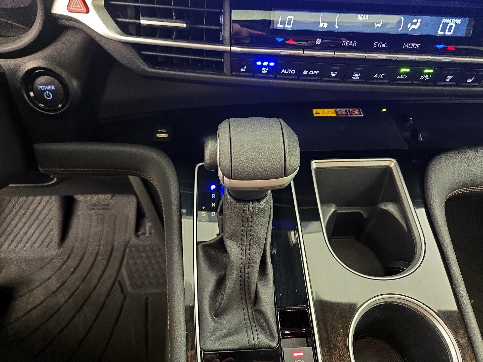 Thumbnail: 2025 Toyota Sienna - 17